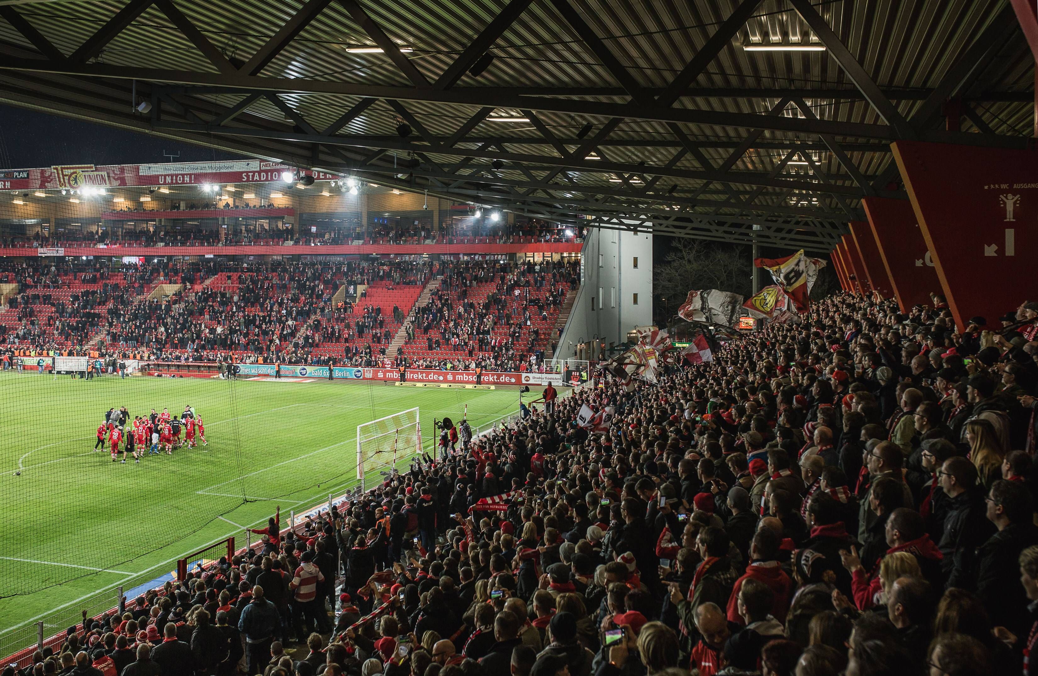 1. FC Union Berlin: So können Fans exklusiv im Stadion übernachten
