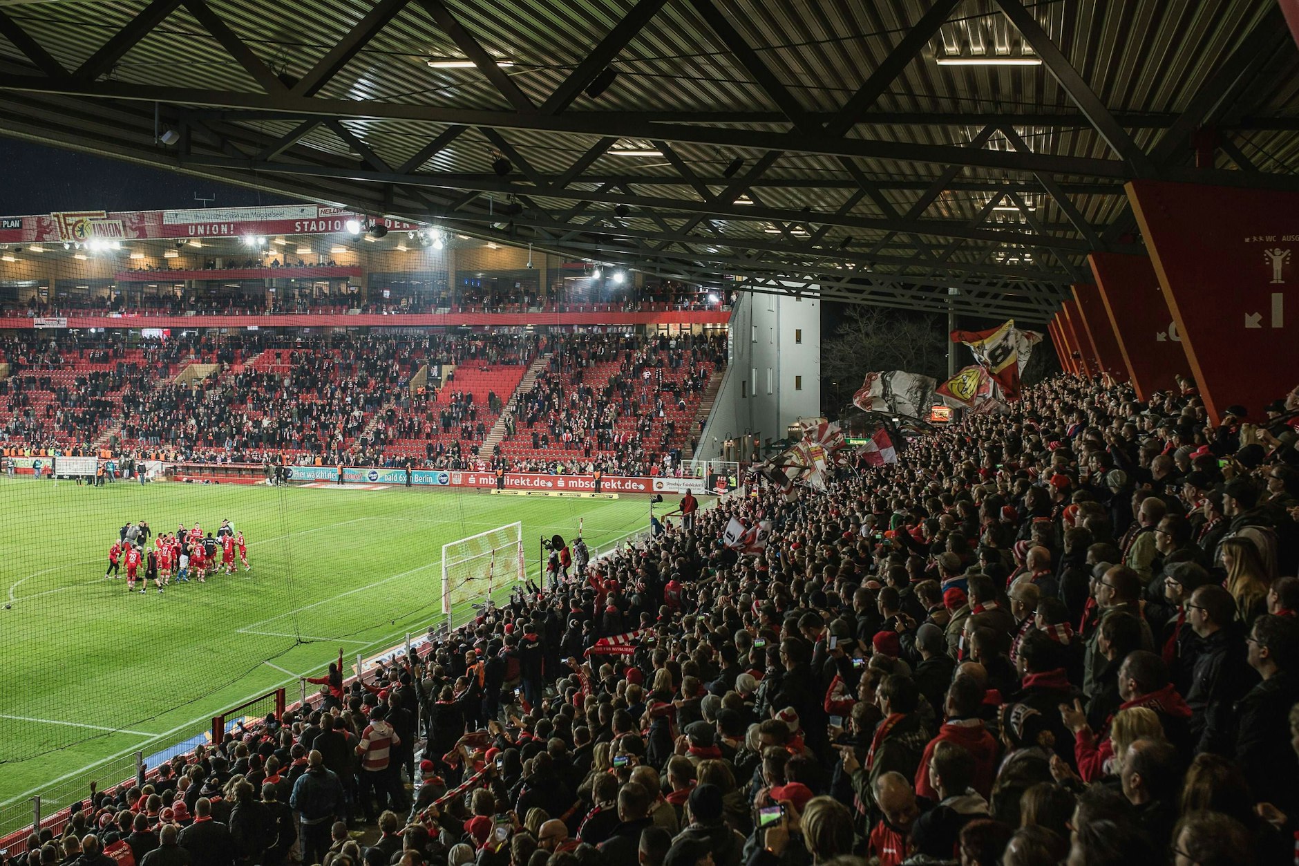 1. FC Union Berlin: Fans können künftig auch die Nächte im Stadion An der Alten Försterei in Treptow-Köpenick verbringen.