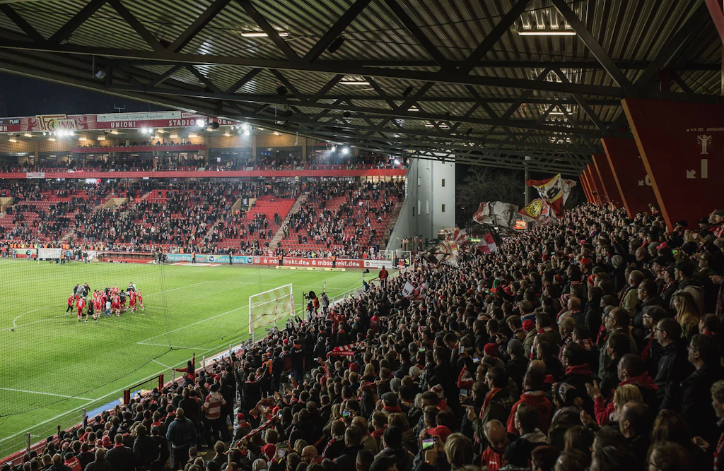 1. FC Union Berlin: So können Fans exklusiv im Stadion übernachten