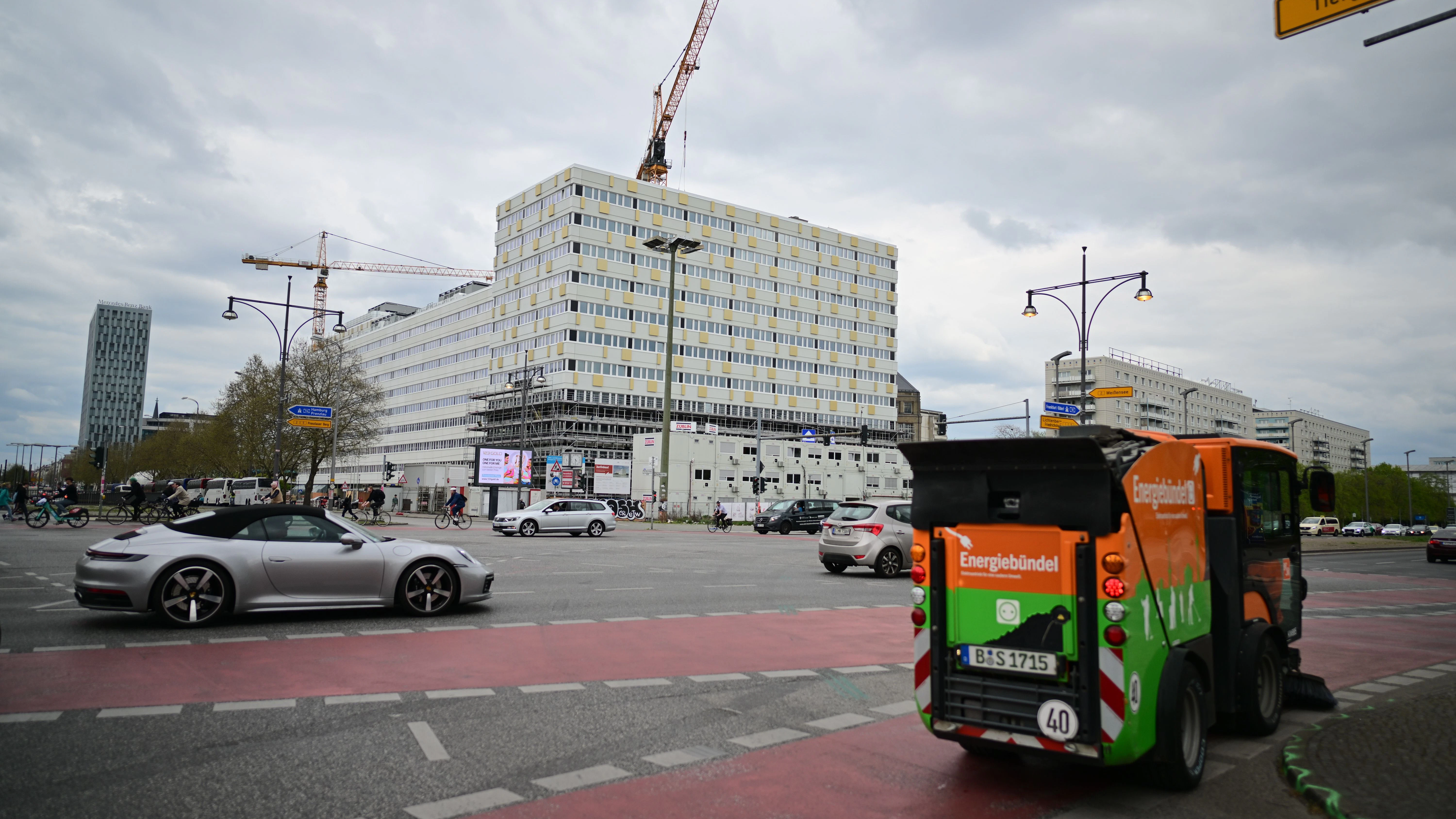 Das Haus der Statistik. Von insgesamt vier Gebäudeabschnitten sind die ersten beiden innerhalb des historischen Bestandsbaus nach drei Jahren Sanierung durch die BIM jetzt endlich fertig. 