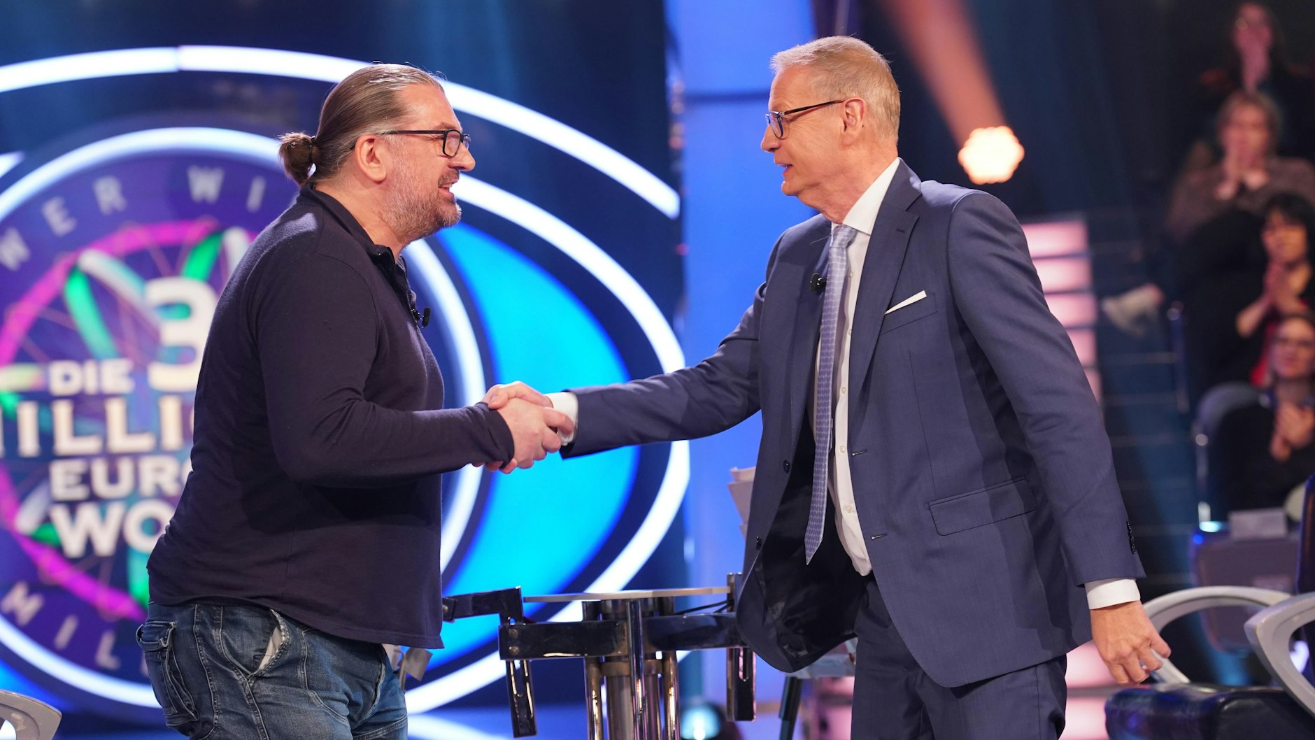Für Björn Senche endet „Wer wird Millionär“ mit einem krassen Zahlenrätsel. Er glaubt, es gelöst zu haben, doch er hat leider eine Kleinigkeit übersehen.