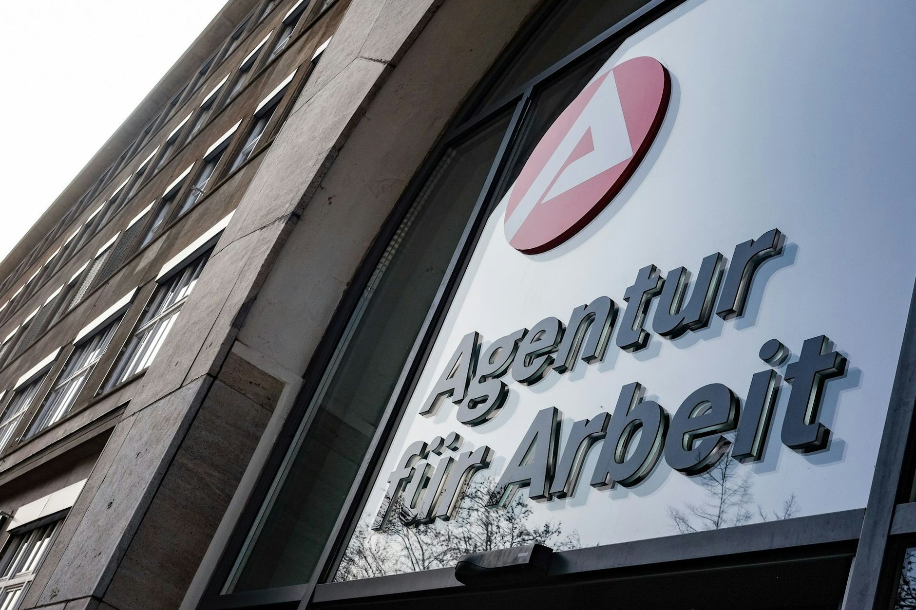 Die Agentur für Arbeit.