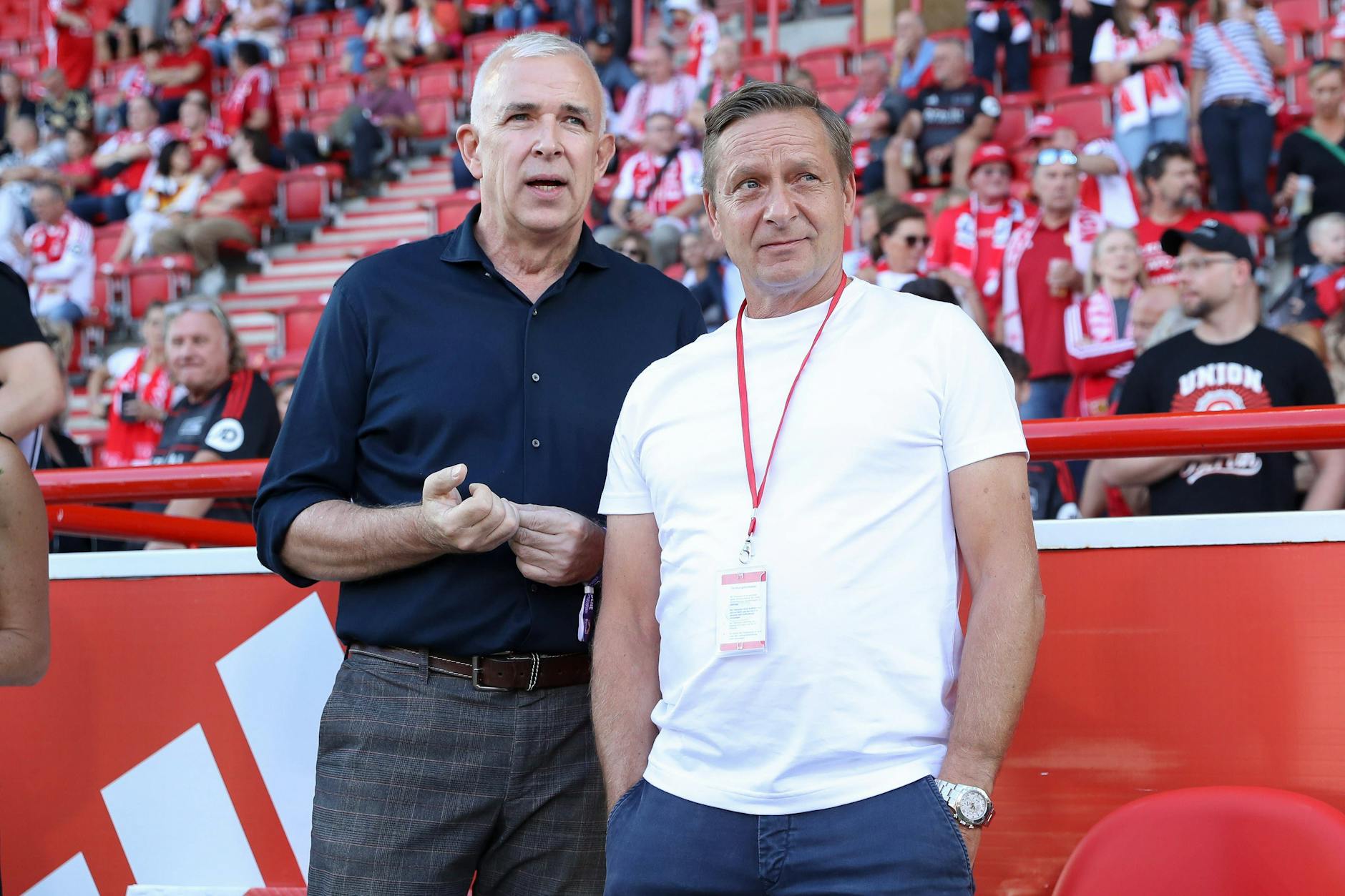 Vor allem Union-Präsident Dirk Zingler (60) und Manager Horst Heldt (55) wüteten gegen den DFB, nachdem Bochum der Sieg zugesprochen wurde.