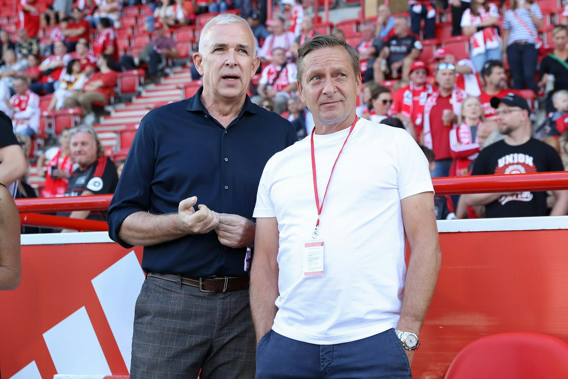 Vor allem Union-Präsident Dirk Zingler (60) und Manager Horst Heldt (55) wüteten gegen den DFB, nachdem Bochum der Sieg zugesprochen wurde.