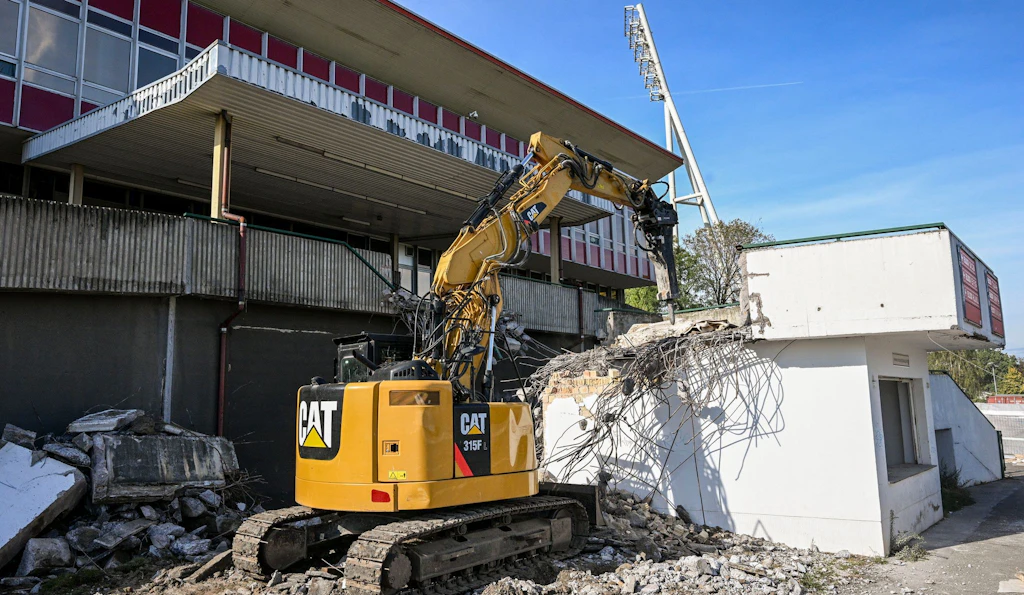 Prenzlauer Berg: Schadstoffe beim Rückbau des Jahnstadions entdeckt
