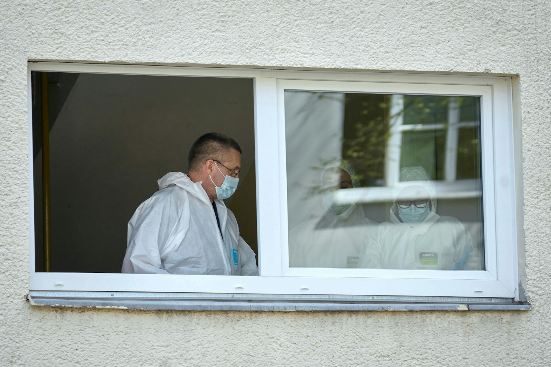 Nach dem Tod einer Frau im Berliner Stadtteil Britz ermittelt eine Mordkommission. Es bestehe der Verdacht eines Tötungsdeliktes, teilte ein Polizeisprecher mit.