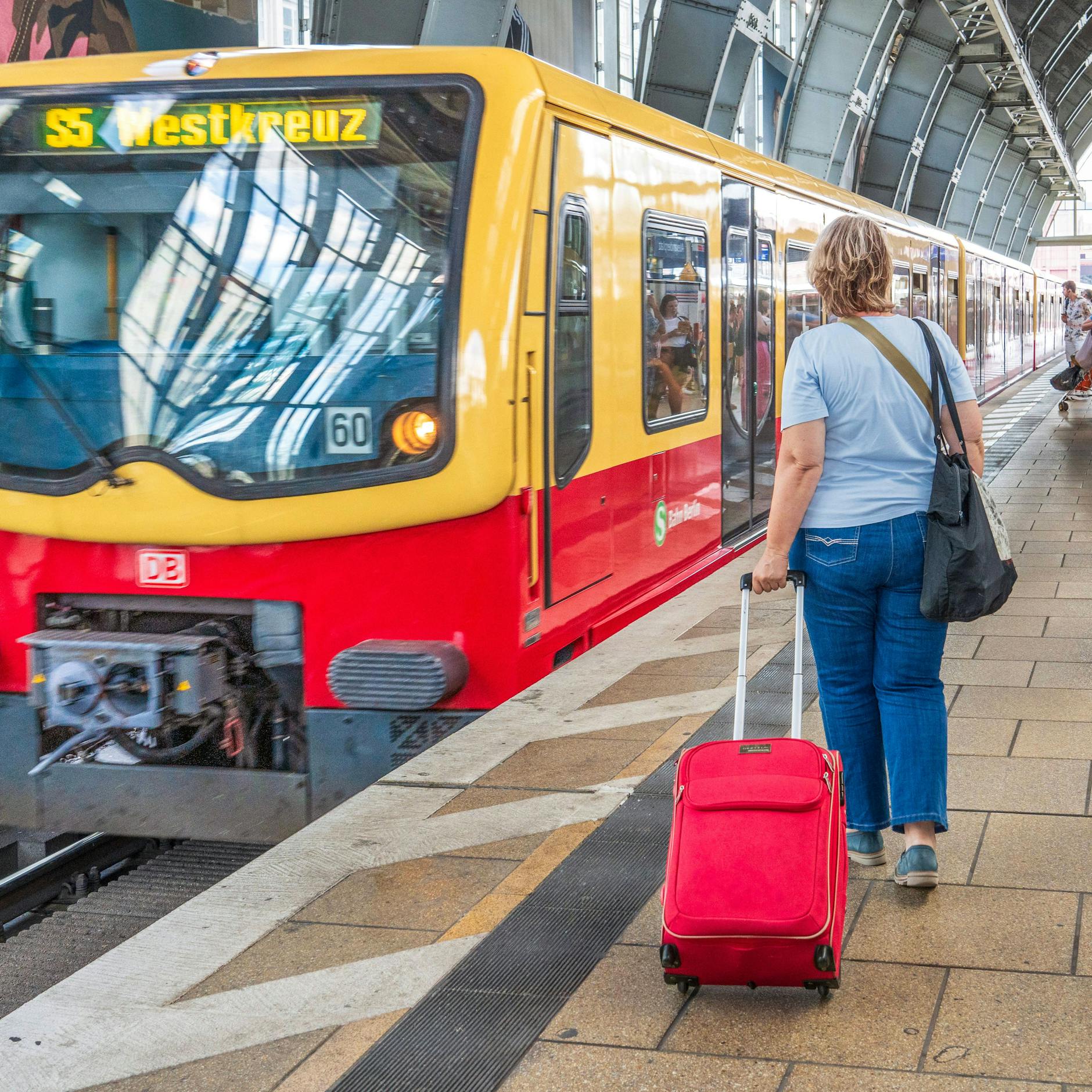Image - Vier S-Bahn-Linien betroffen: Bauarbeiten zwischen Alexanderplatz und Ostbahnhof dauern länger