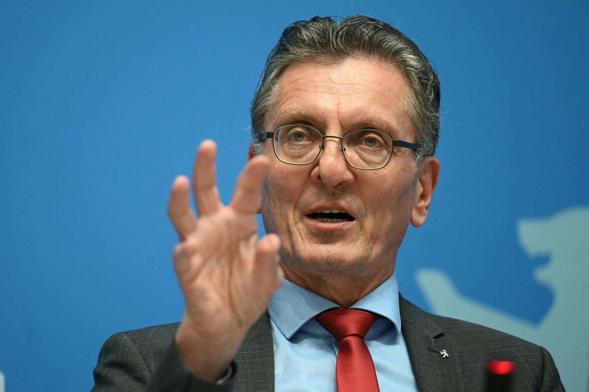 Explodierende Mieten: Stadtentwicklungssenator Christian Gaebler (SPD) fordert eine Verlängerung der Mietpreisbremse auf Bundesebene.