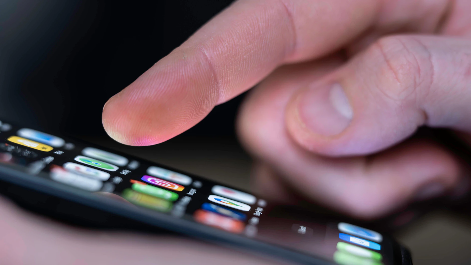 Es ist bereits vorgekommen, dass Wissenschaftler und Touristen wieder heimgeschickt wurden, nachdem bei Telefondurchsuchungen trumpkritische Postings gefunden wurden.