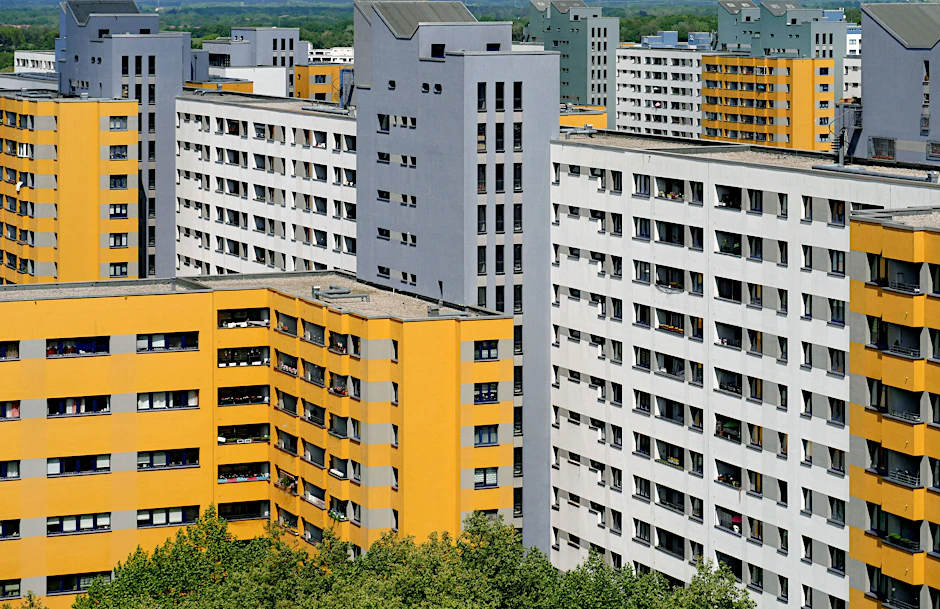Blick auf Hochhäuser des Märkischen Viertels in Berlin.