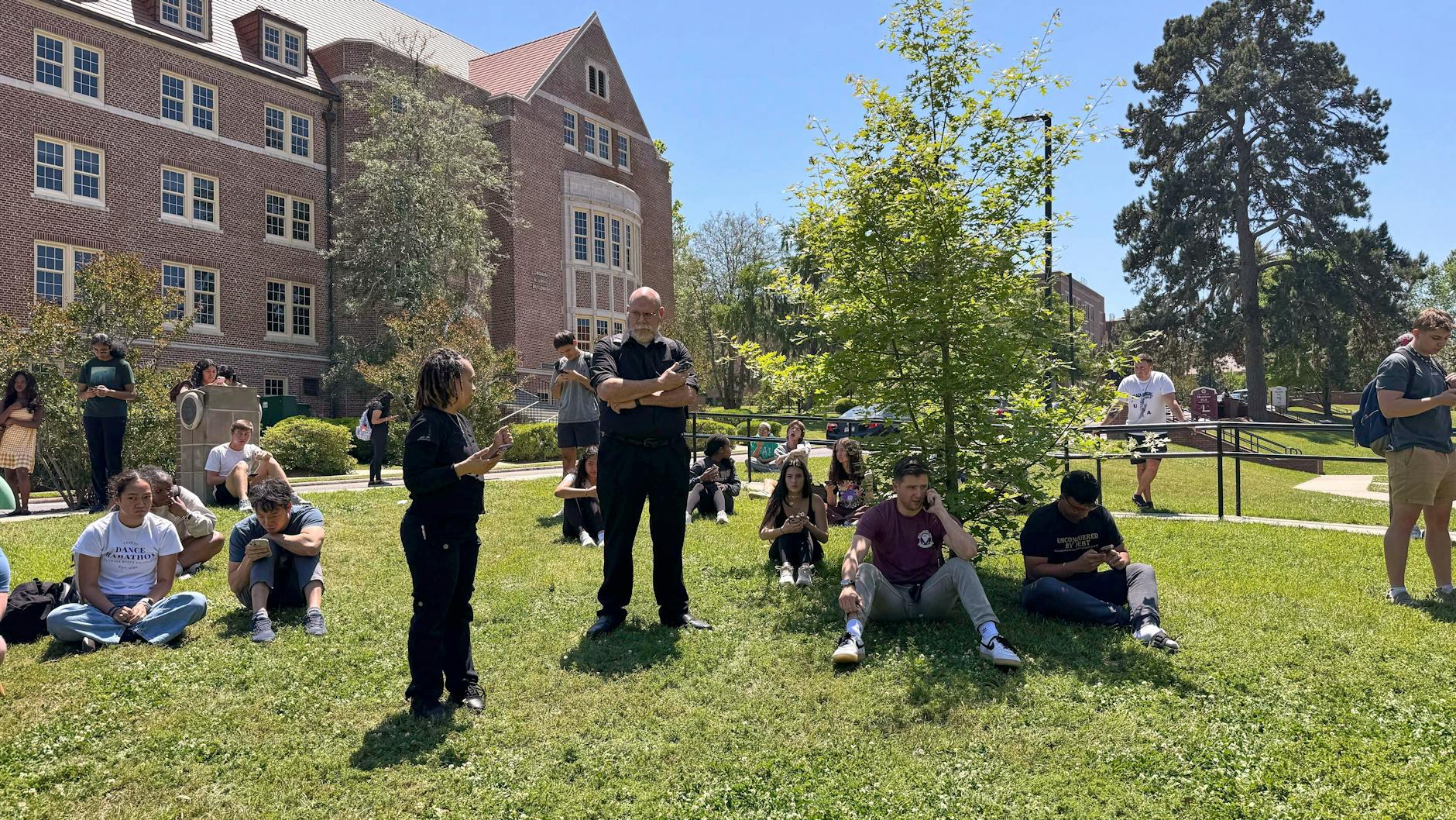 Florida State University in Tallahassee: Studenten unter Schock nach dem Amoklauf mit zwei Toten auf dem Campus.