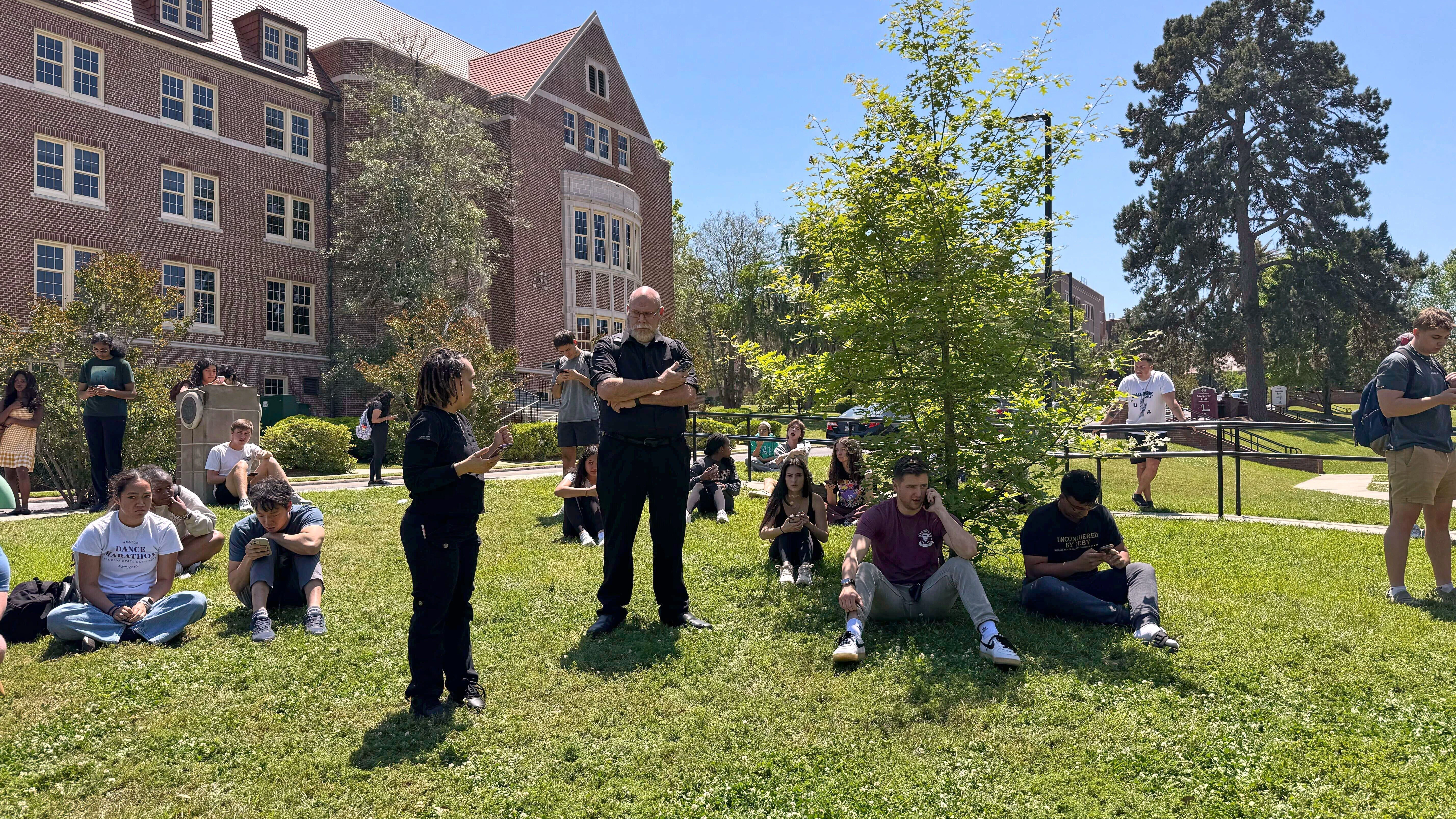 Florida State University in Tallahassee: Studenten unter Schock nach&nbsp; dem Amoklauf mit zwei Toten auf dem Campus.