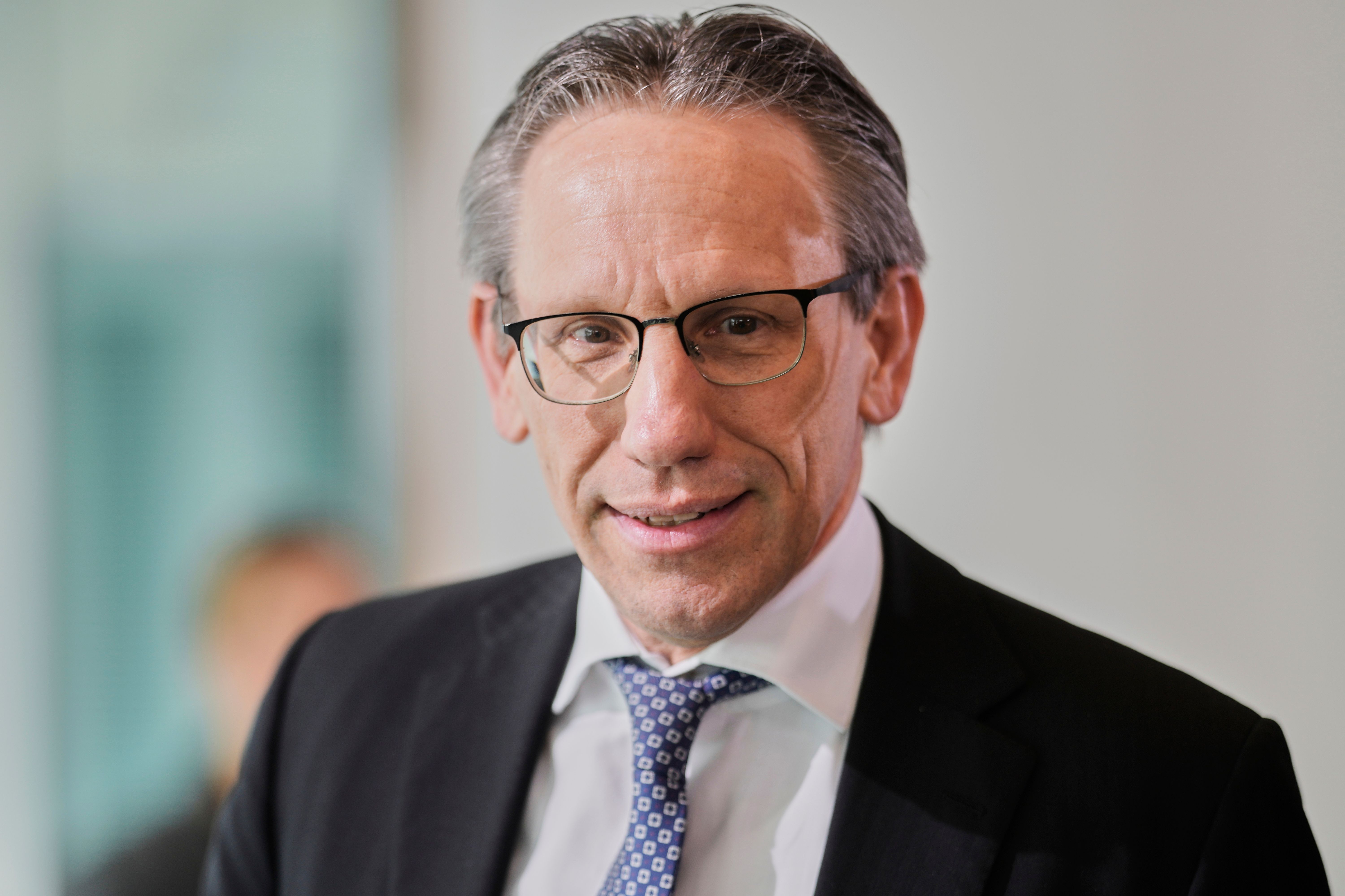 Image - Finanzminister verrät Gehalt: „Im Großen und Ganzen sehr gut“