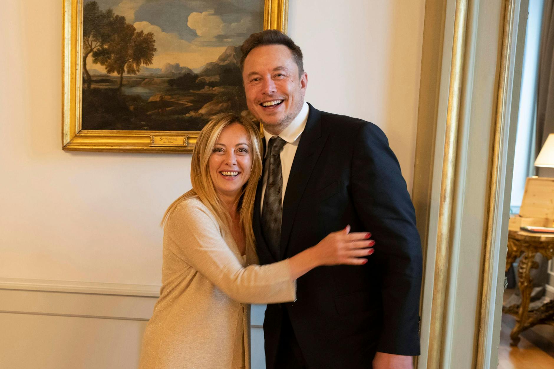 Italiens Regierungschefin Giorgia Meloni und Elon Musk pflegen ein freundschaftliches Verhältnis.