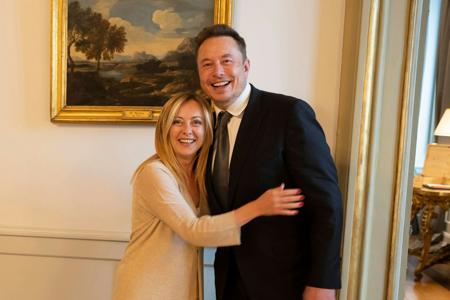 Italiens Regierungschefin Giorgia Meloni und Elon Musk pflegen ein freundschaftliches Verhältnis.