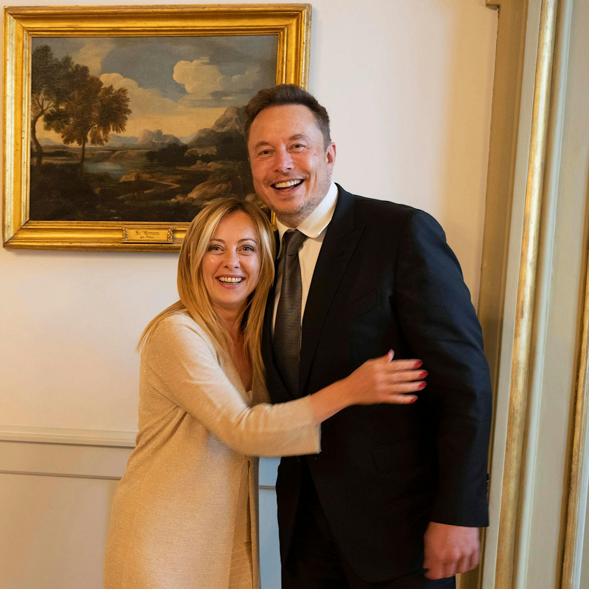 Meloni veröffentlicht Video von Begegnung mit Musk – Trump schaut zu