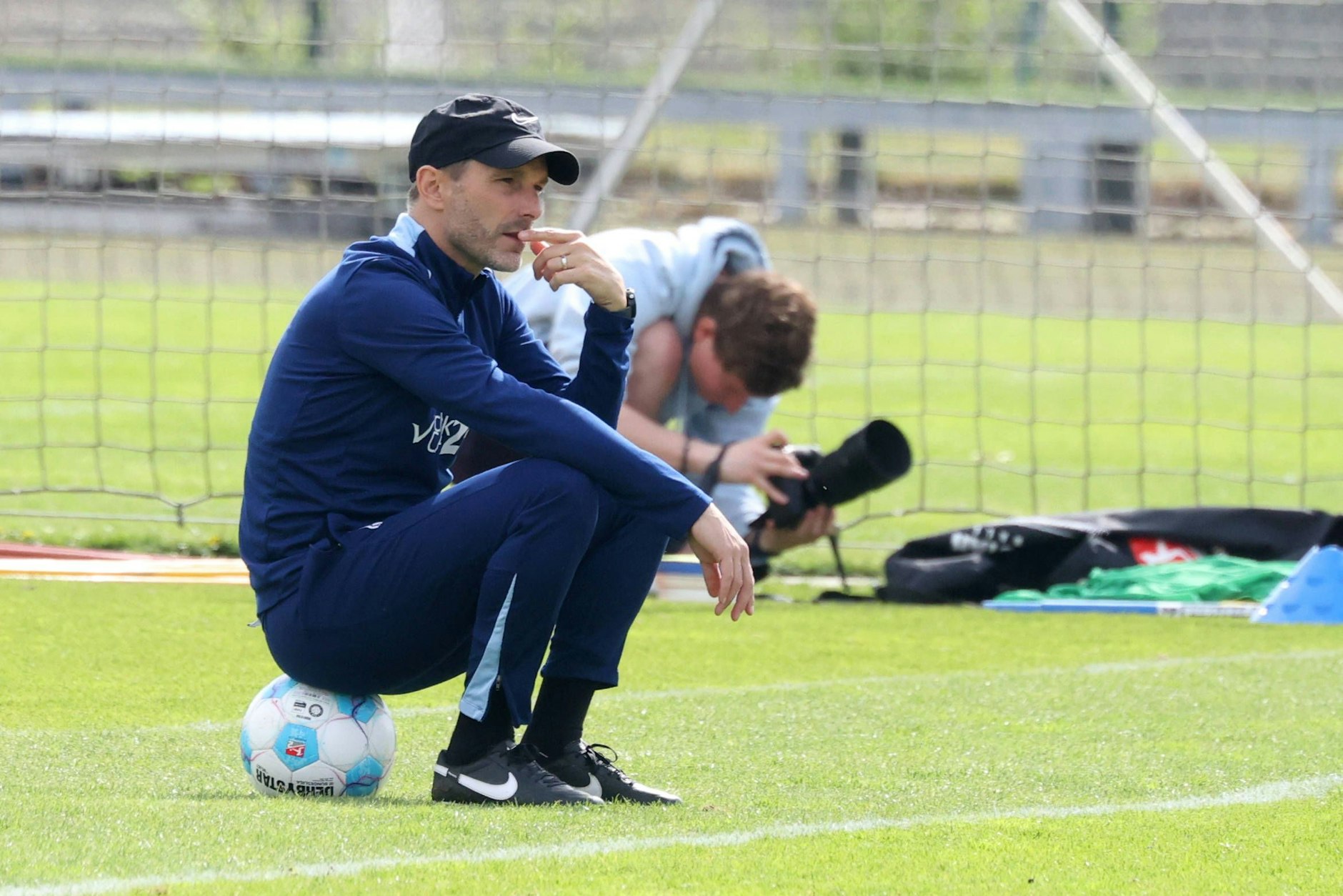 Herthas Trainer Stefan Leitl tüftelt an der Siegtaktik für das Auswärtsspiel in Ulm.