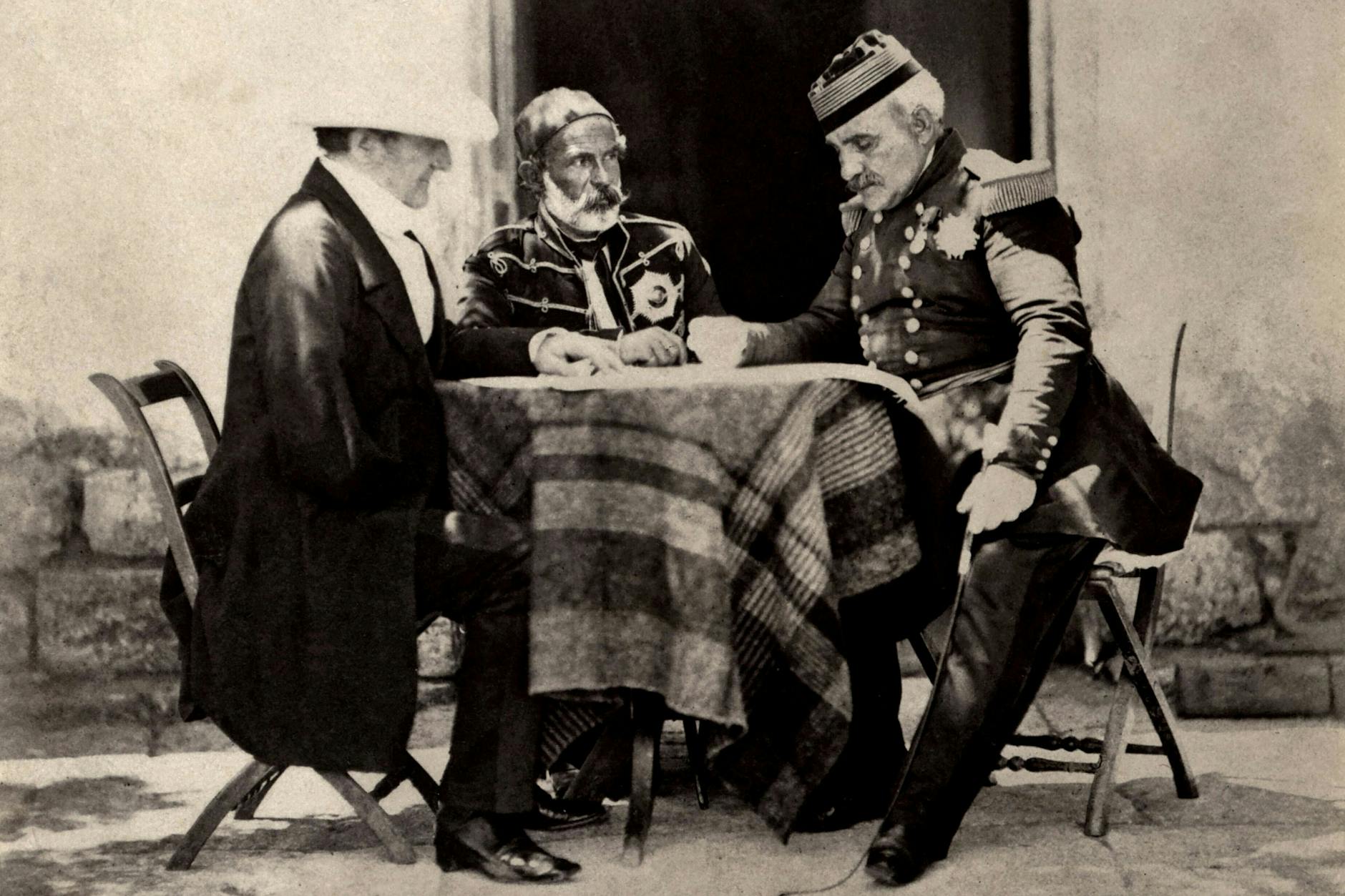 Kriegsrat in Lord Raglans Hauptquartier nach erfolgreichem Angriff auf Mamelon.