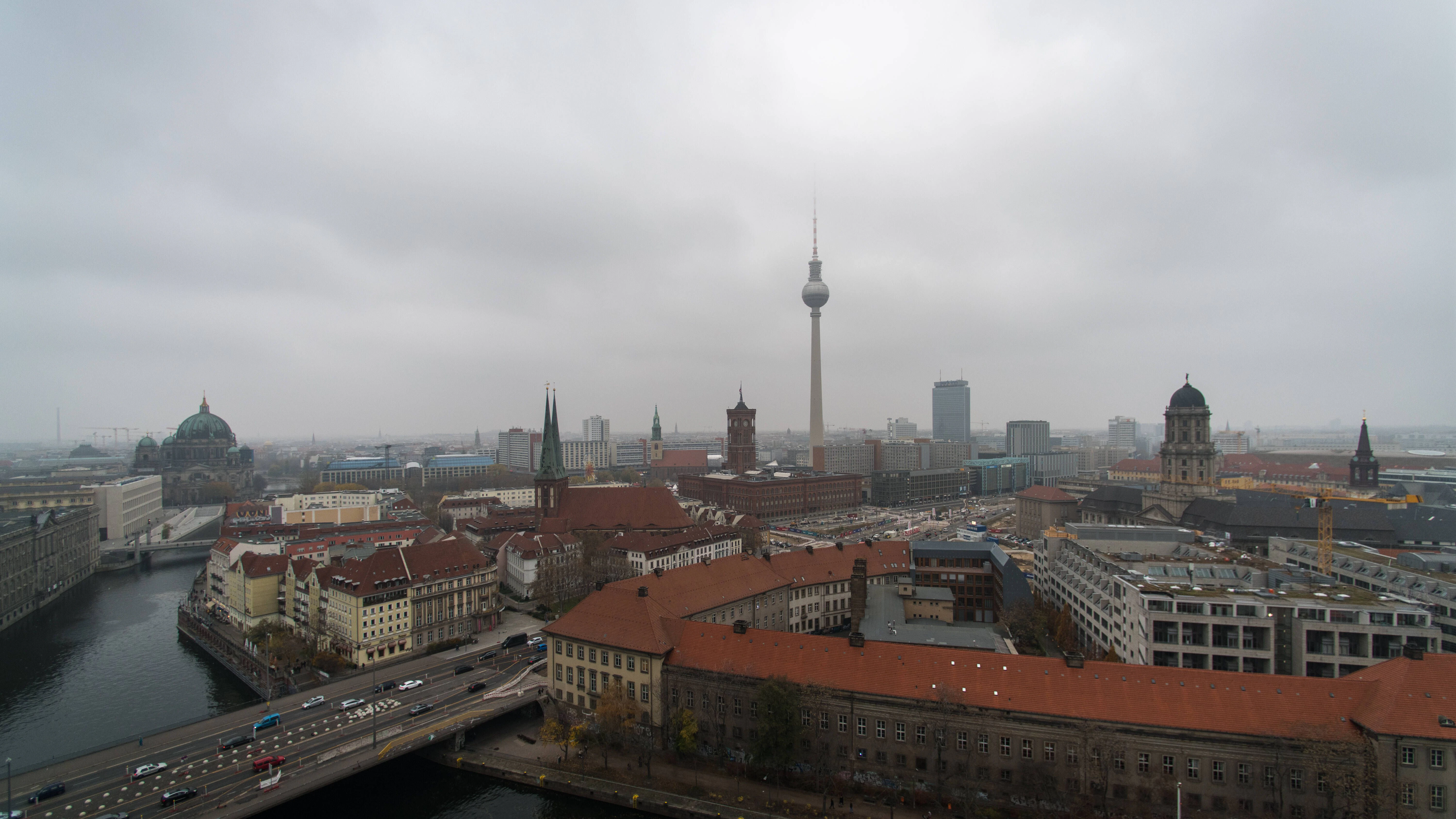 Das Wetter bleibt bis einschließlich Karsamstag grau in Berlin.
