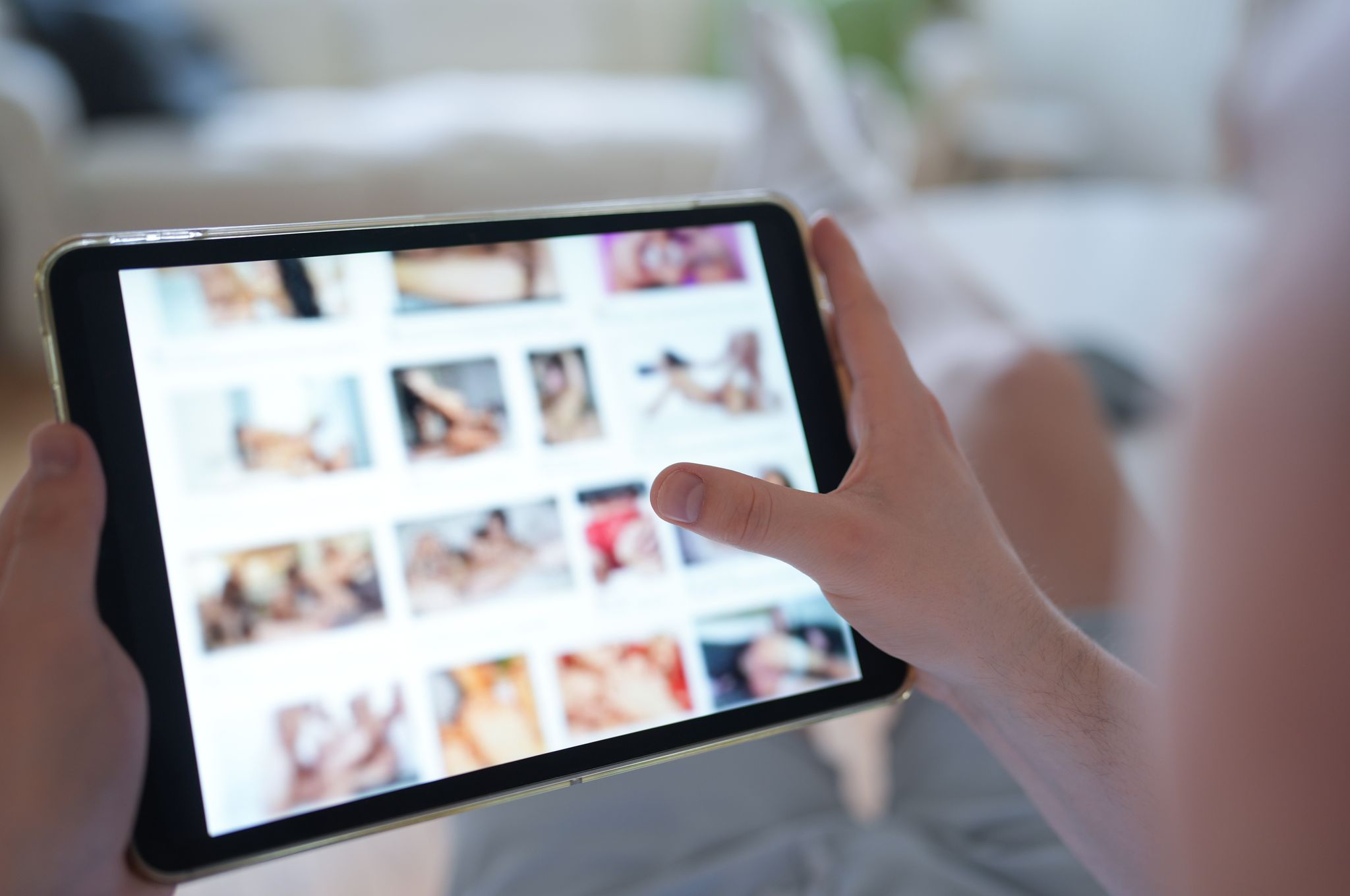 Horror Deepfake-Pornos! Das eigene Gesicht im KI-Porno – es kann JEDEN treffen