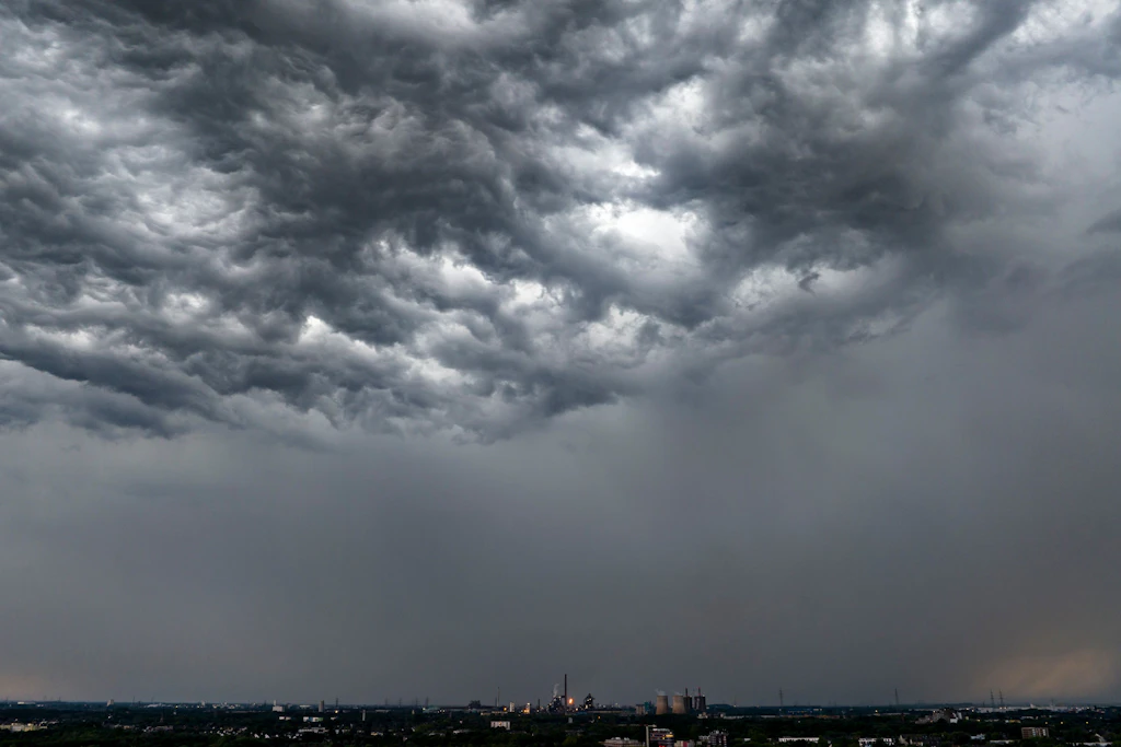 Wetter an Ostern: HIER drohen JETZT Unwetter – 35 Liter Regen in 60 Minuten