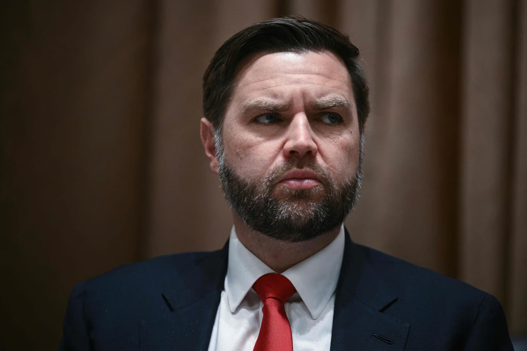 USA uneins im Ukraine-Kurs: Vance macht Russland Vorwürfe – Trump überrascht
