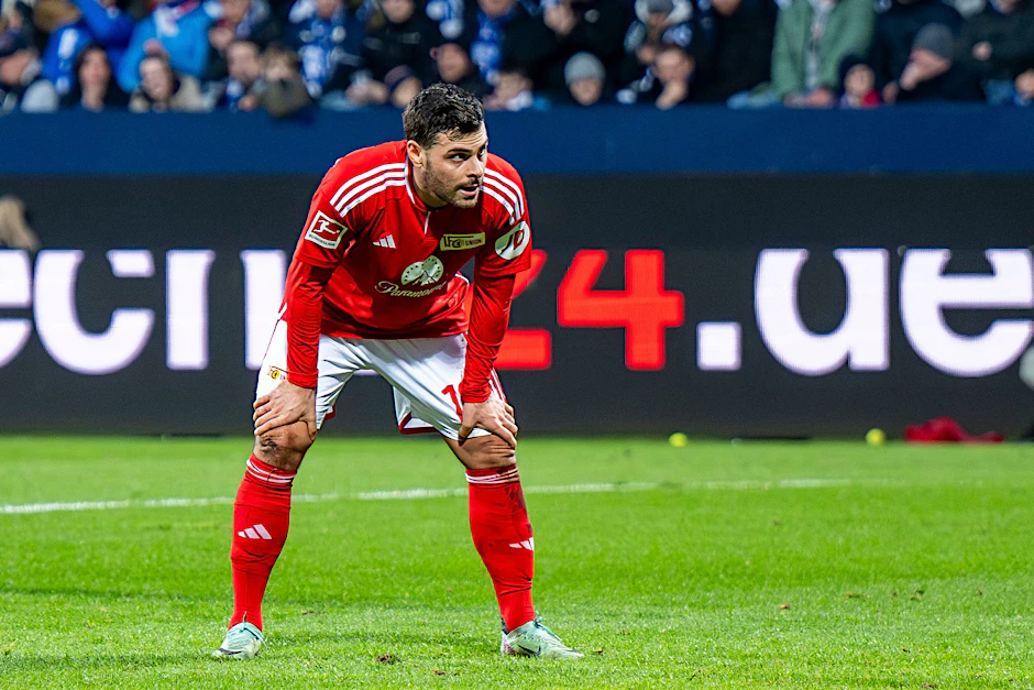 Kevin Volland stützt sich auf seine Knie. Die Zeit des Stürmers beim 1. FC Union war voller Enttäuschungen.