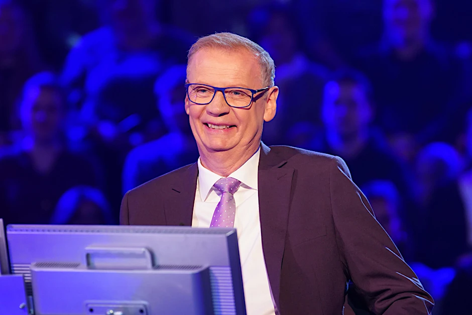 Was ist ein Blauspüler? Was gibt’s im Hotel kontinental und amerikanisch? Und was war am 17. Mai 2024 so besonders? Bei „Wer wird Millionär?“&nbsp;mit Günther Jauch gibt es jede Woche neue, spannende Fragen.