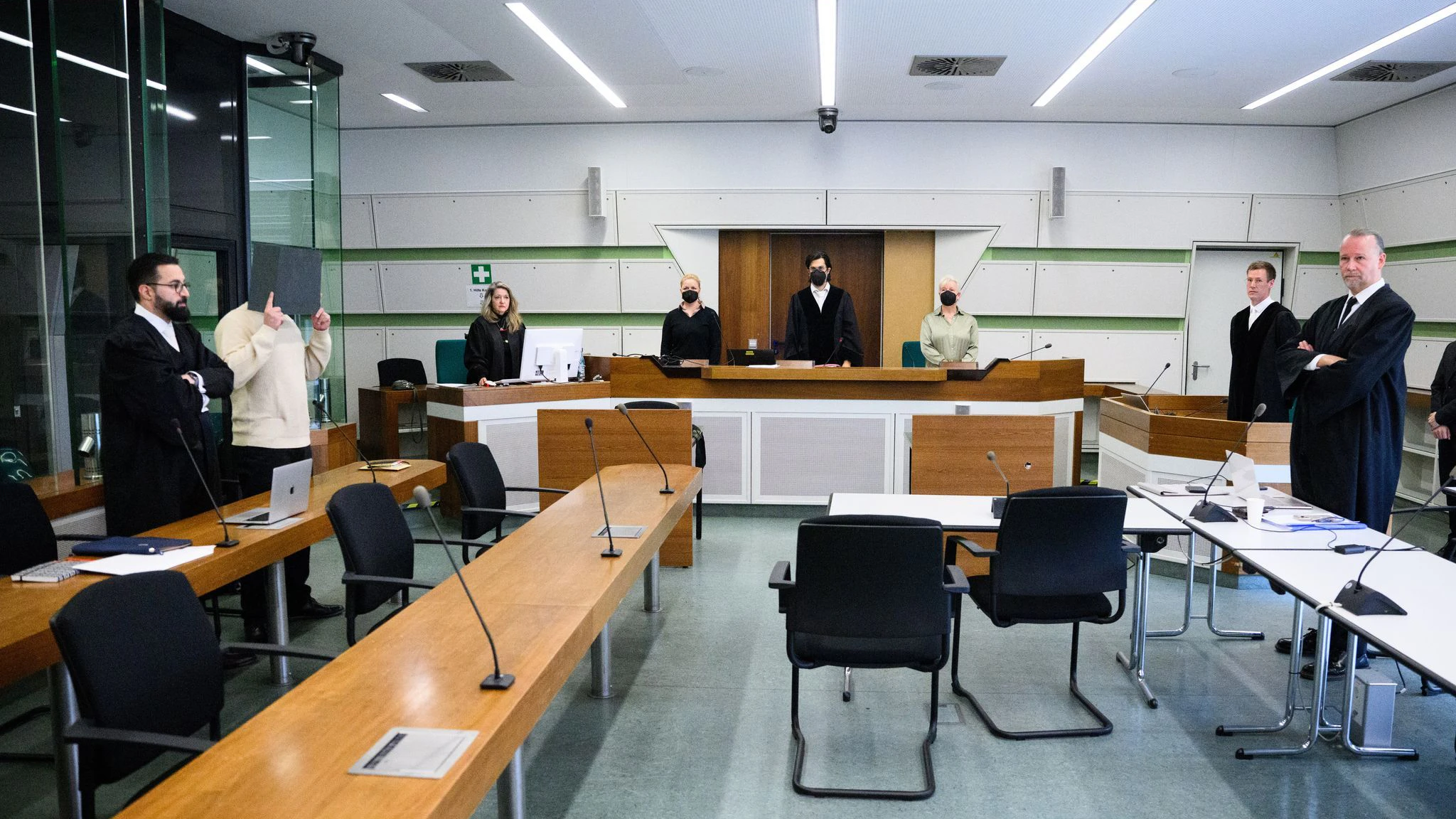 Der israelische Student Lahav S. (32) wurde von seinem Kommilitonen Mustafa A. (24) brutal attackiert  - Richter Klartext, Sahin Sezer, sprach ein hartes Urteil. 