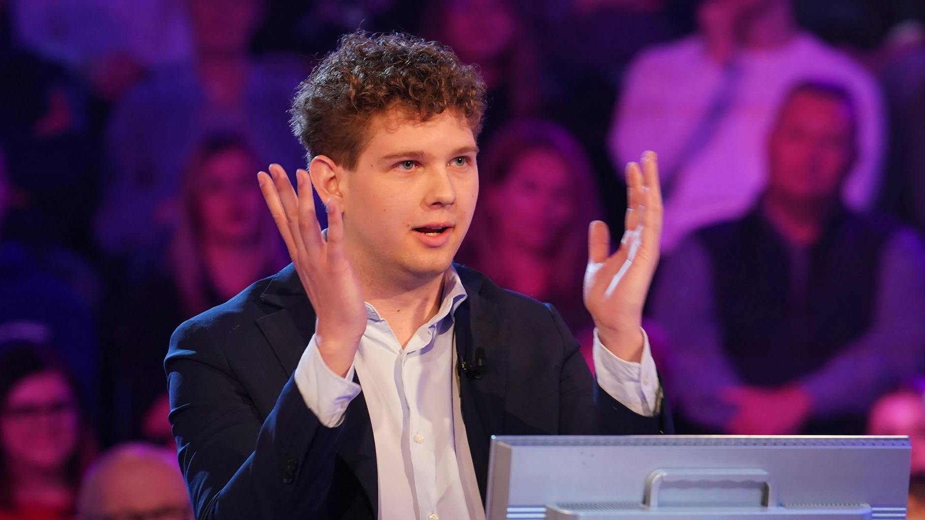 Was ist ein Blauspüler? Was ist fester als Stahl und elastischer als Gummi? Und was machte den 17. Mai 2024 so besonders? Diesen und anderen Fragen muss sich Lennart Link bei „Wer wird Millionär?“ stellen.