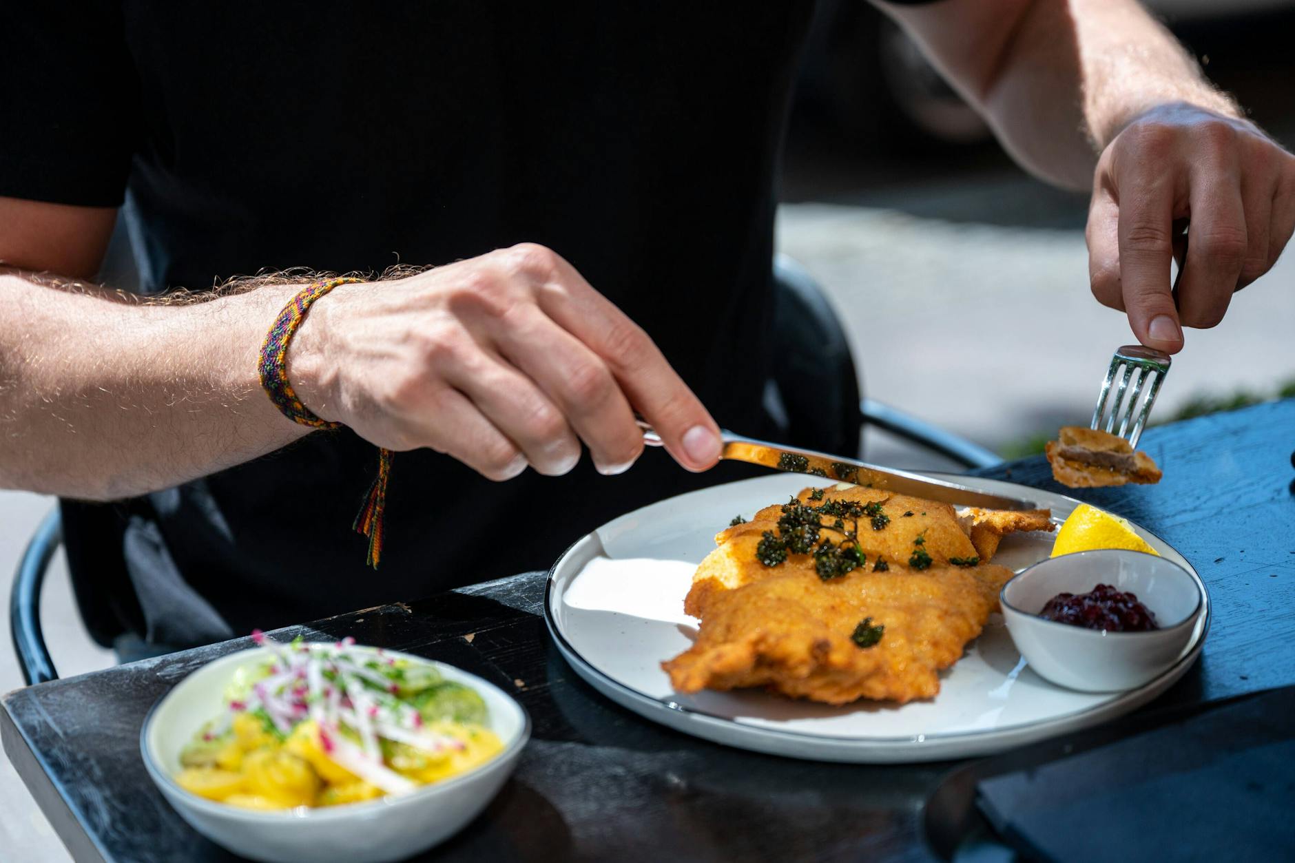 Wird Essengehen bald günstiger? Eine Steuersenkung verspricht das zumindest.