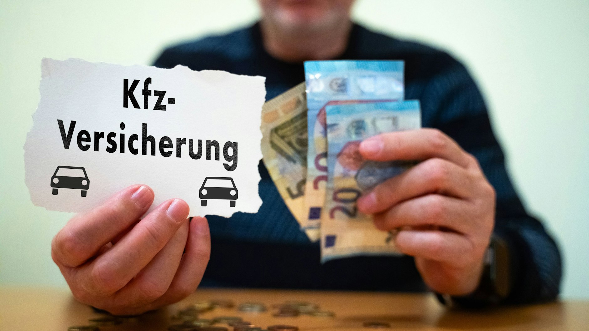 Wer bei einer Autoversicherung einen Telematik-Tarif bucht, kann bei gutem Fahrverhalten jede Menge Geld sparen.