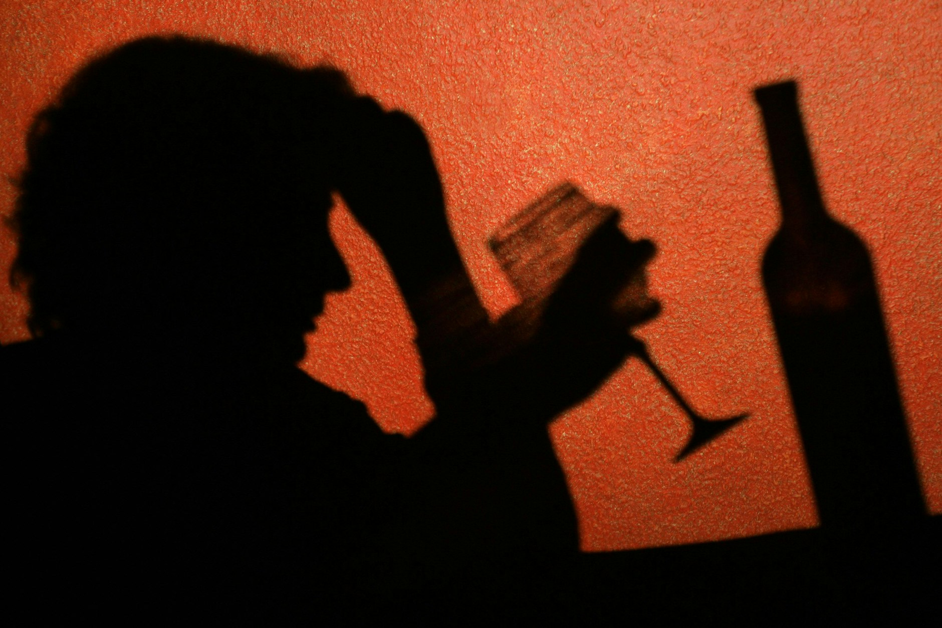 Teufel Alkohol: Tausende Berliner sind alkoholabhängig, sind in ärztlicher Behandlung.