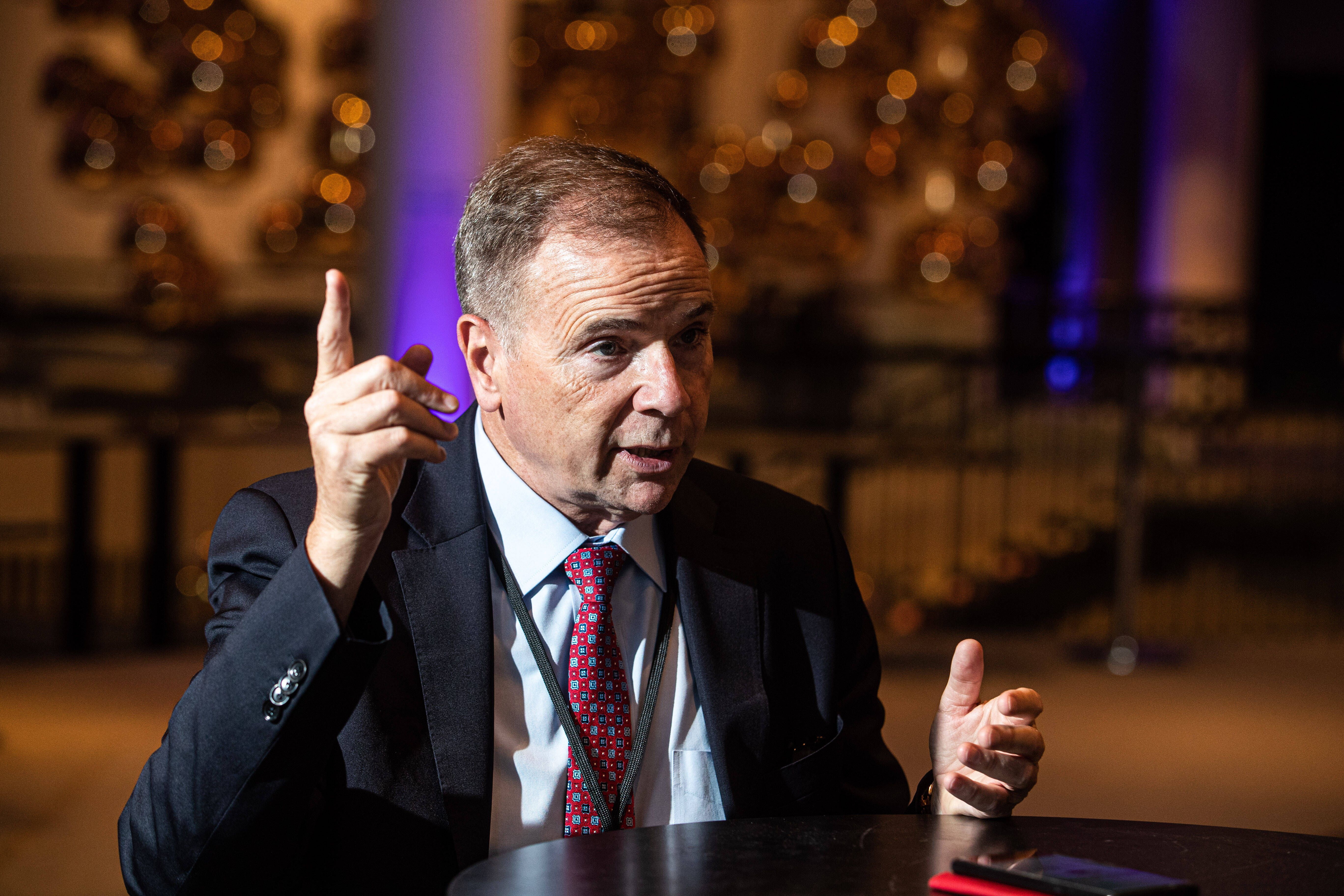 Milliarden versickern: Ex-US-General wirbt für Rüstungsinvestitionen in den Mittelstand