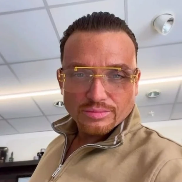 Menowin Fröhlich macht auf Instagram immer wieder Andeutungen über seine private Situation.