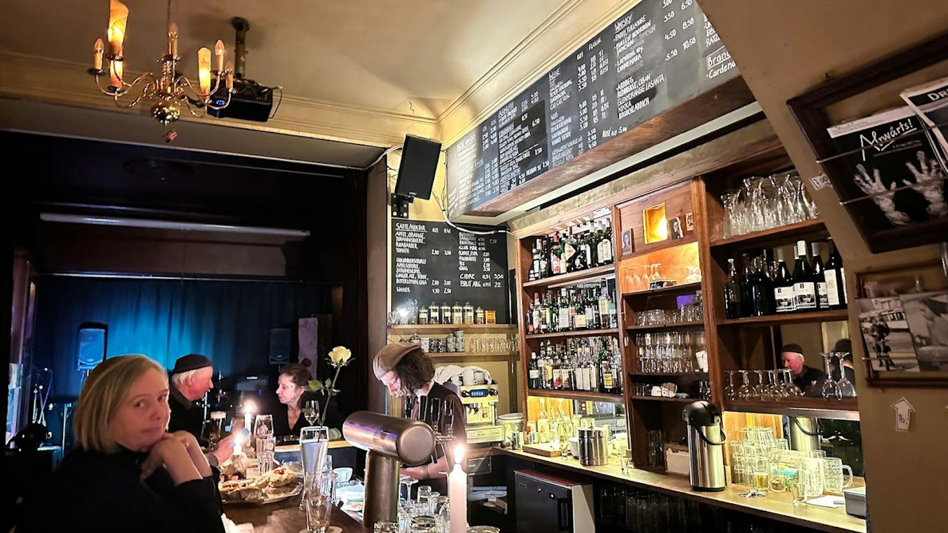 Die Watt-Bar hat viele Stammgäste. Sie wollen für den Erhalt der Kneipe kämpfen.