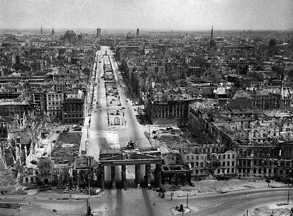 Berlin im Sommer 1945: So endete der Versuch der Nationalsozialisten, Deutschland wahrhaft groß zu machen.