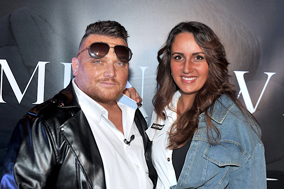 Menowin Fröhlich und seine Frau Senay.