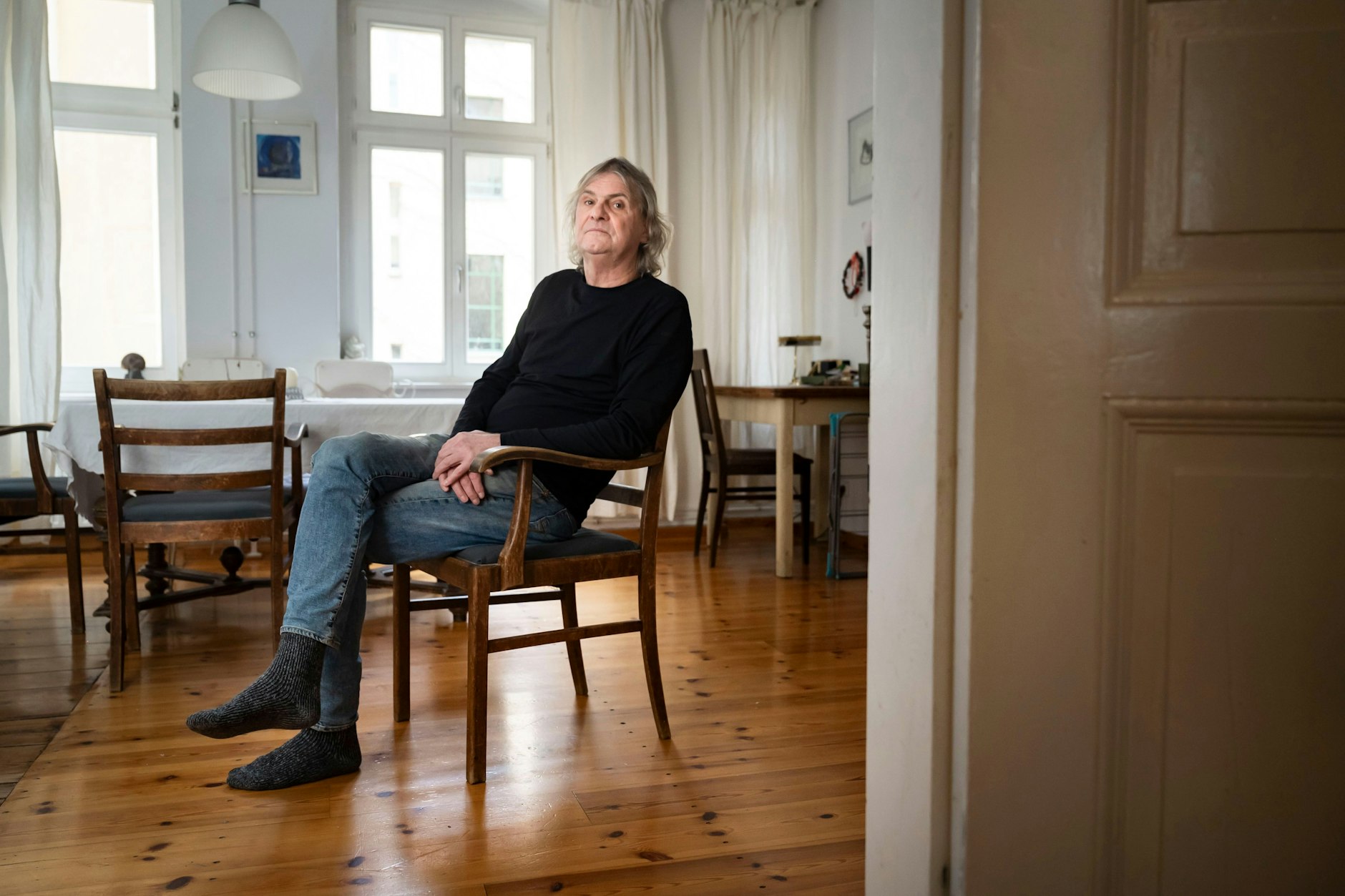 Der Musiker und Liedermacher Hans-Eckardt Wenzel kritisiert in einem Offenen Brief den Leiter der Gedenkstätte Sachsenhausen.