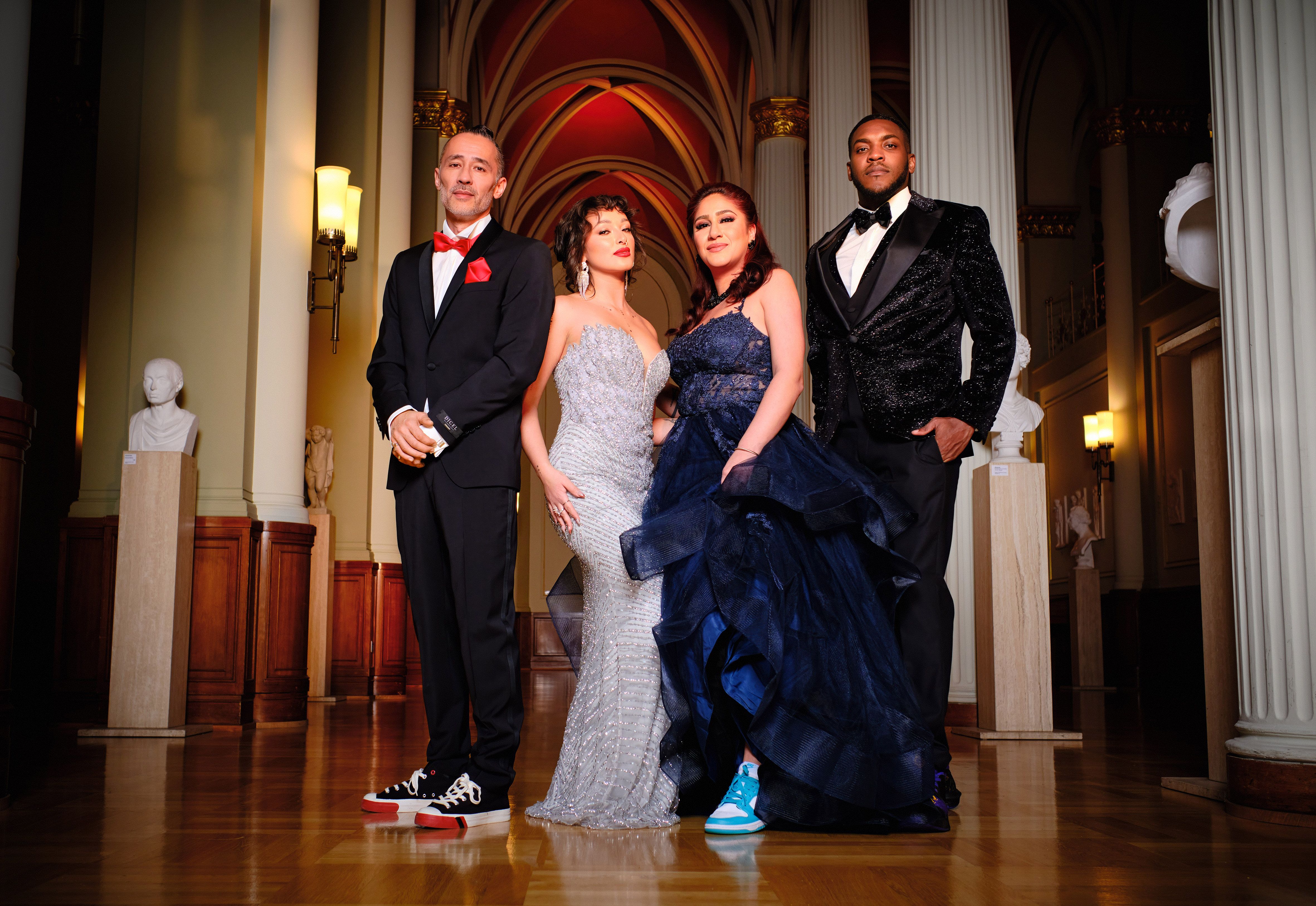 Image - Berliner HipHop-Ball im Roten Rathaus: Smoking und Ballkleid, aber bitte mit Sneakers!