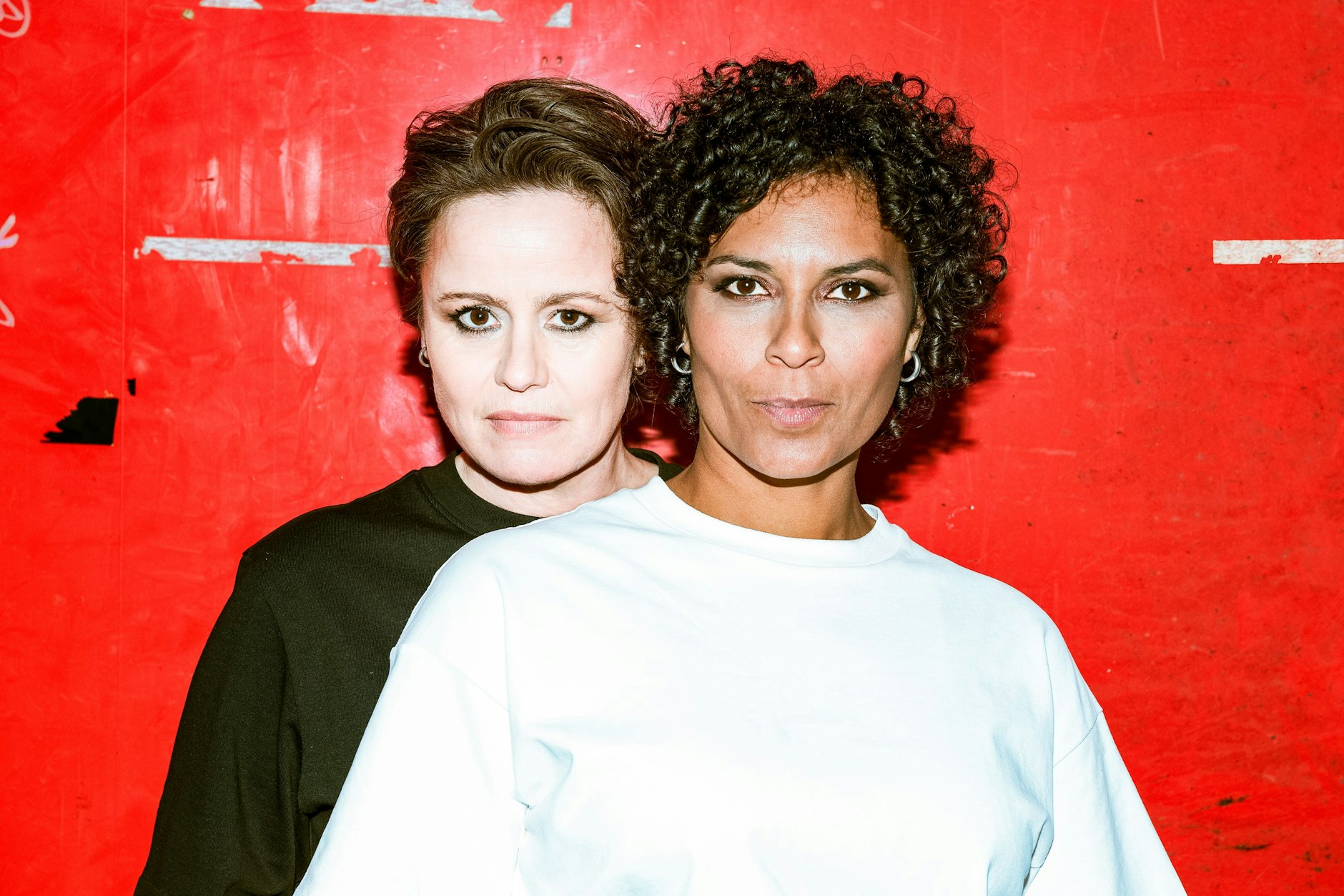 Steffi (l.) und Virginia, hier beim Fotoshooting im Lissaboner Club Planeta Manas