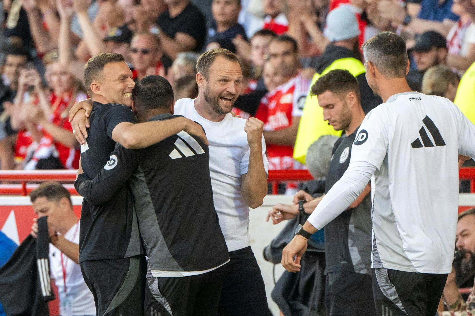 Kristoffer Wichmann (l.) war im Trainerteam um Chefcoach Bo Svensson beim 1. FC Union verantwortlich für die Standardsituationen.