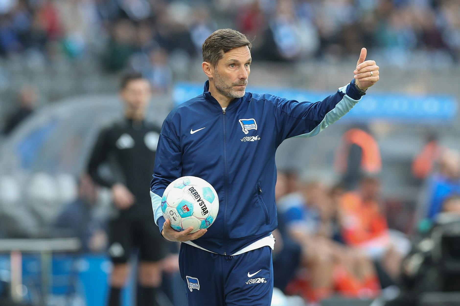 Herthas Trainer Stefan Leitl braucht nur noch einen Punkt für den Klassenerhalt, doch er will gegen den 1. FC Magdeburg den nächsten Heimsieg.