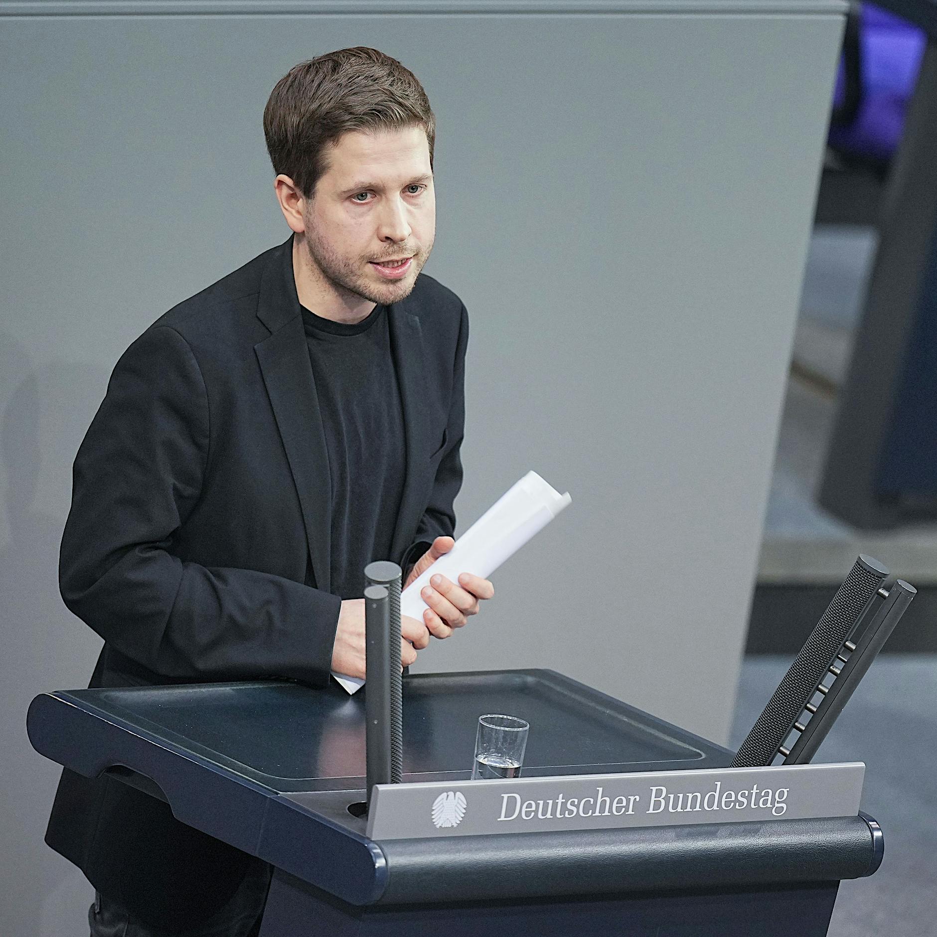 Kevin Kühnerts Rückzug: So gehen andere Politiker mit Angriffen und Bedrohungen um