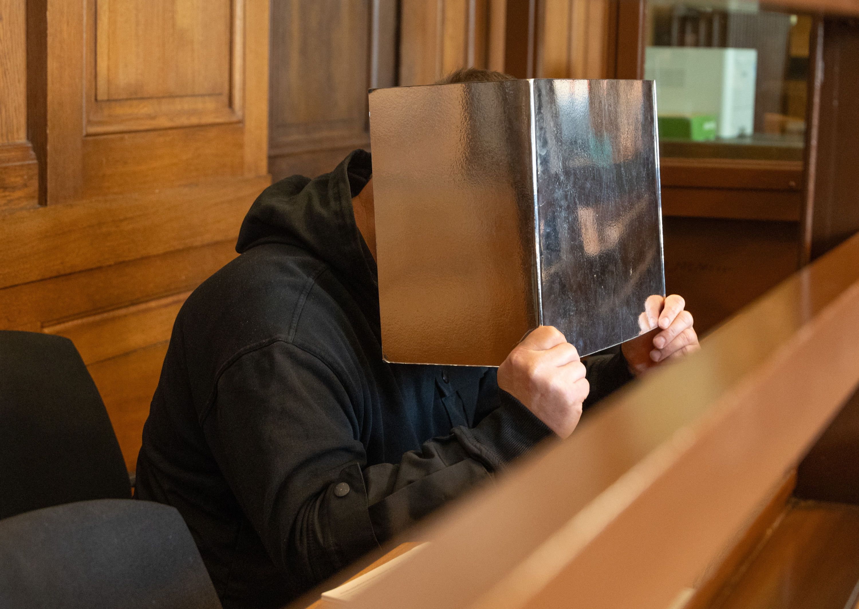 Köpenick: Pistolen-Mann schießt Imbiss-Wirt nieder – jetzt der Prozess