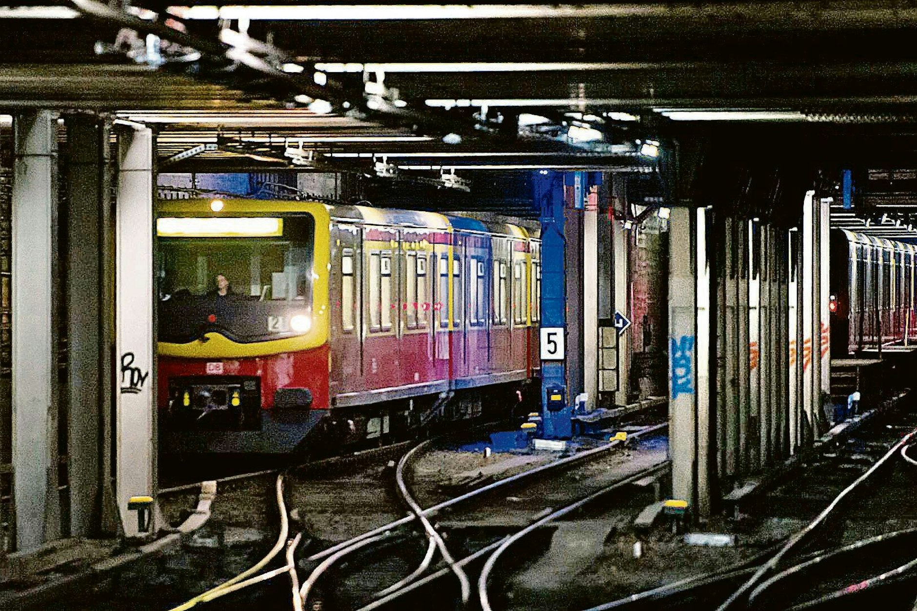 Die Durchfahrt der S-Bahn im Nord-Süd-Tunnel ist unterbrochen.