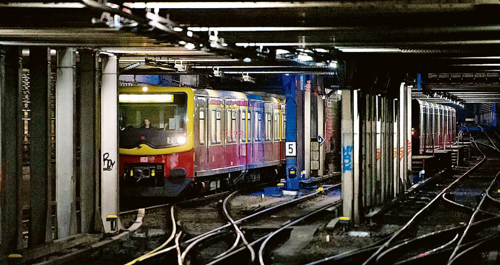 S-Bahn-Chaos durch Kabeldiebe auf gleich vier Linien