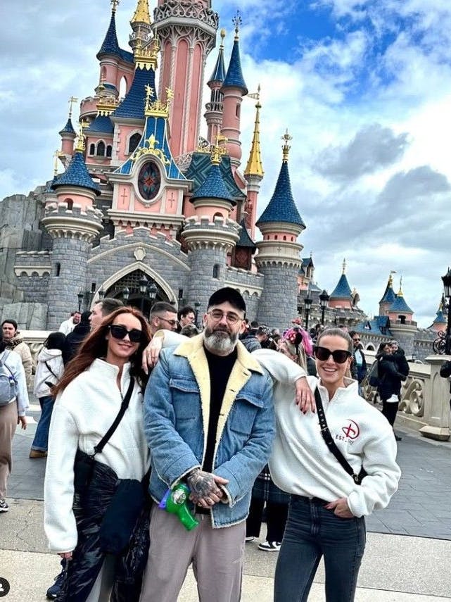 Patchworkfamilie mal anders: Charlotte Würdig (46, r.), Exfrau von Sido (44), wohnt mit seiner Exfreundin Georgina Stumpf (34, l.) zusammen.