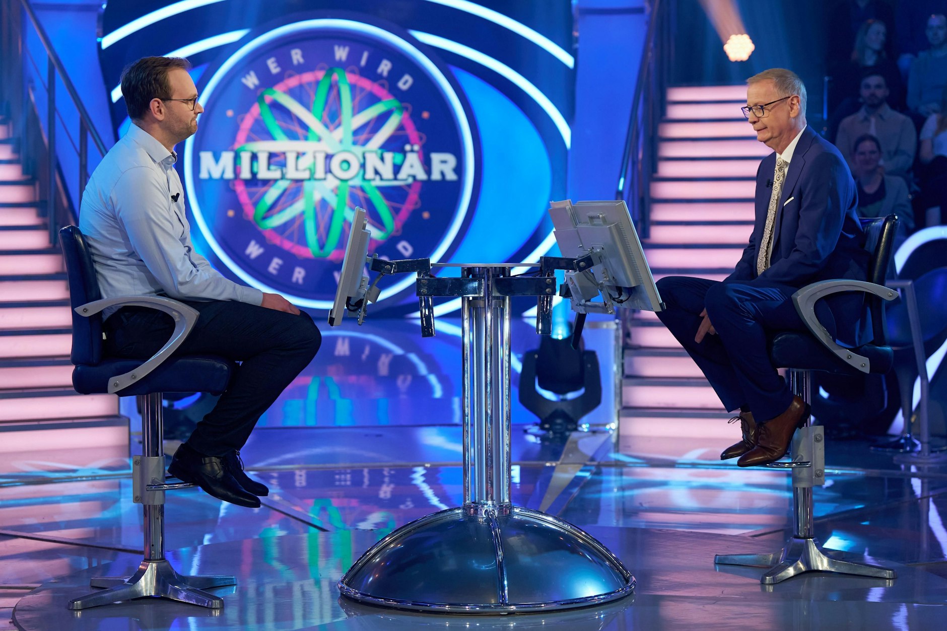 Günther Jauch mit seinen Kandidaten Richard Tornau bei Wer wird Millionär. Die Quizrunde endet nach rund drei Minuten.