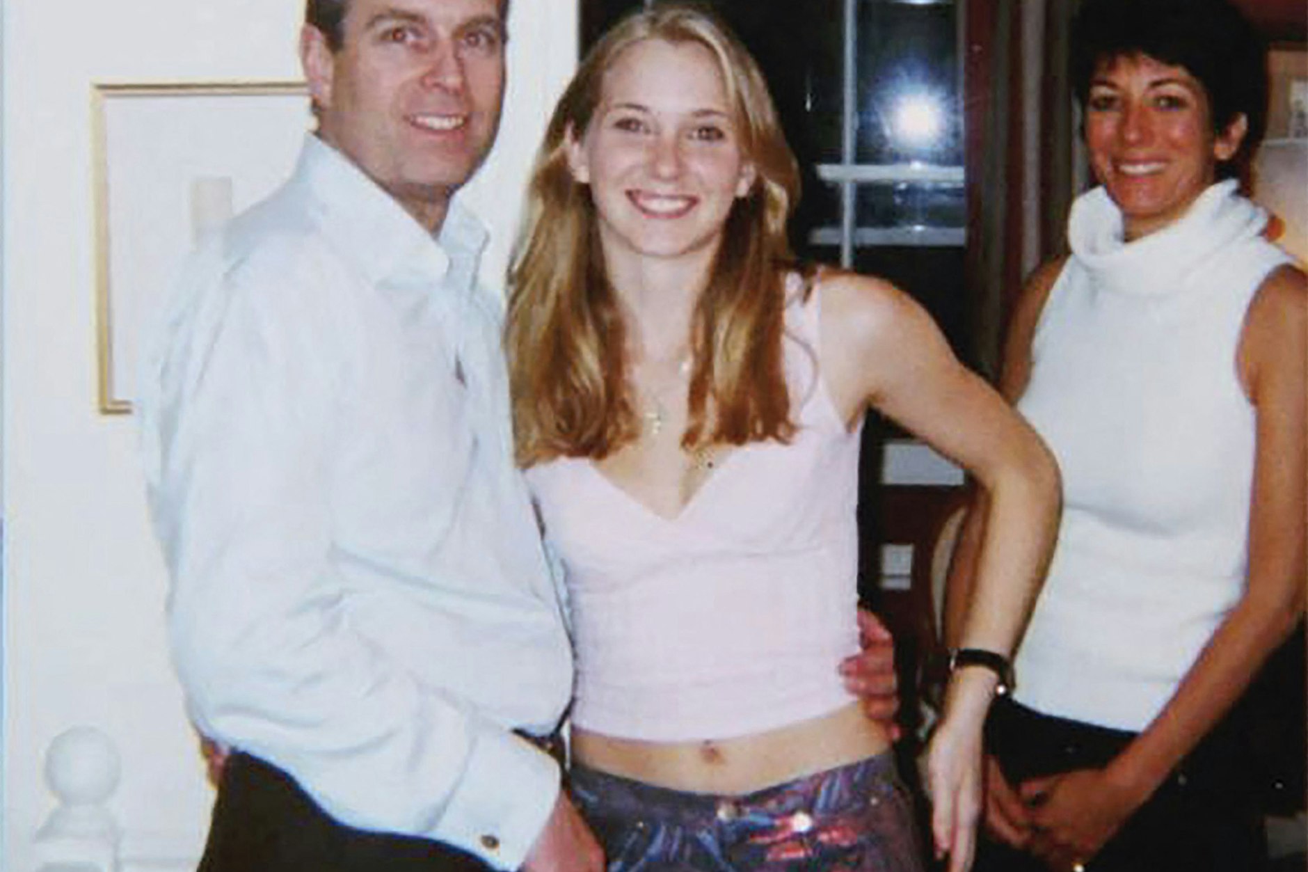 Prinz Andrew, Virginia Giuffre und Ghislaine Maxwell, undatiertes Foto (v.l.n.r.)